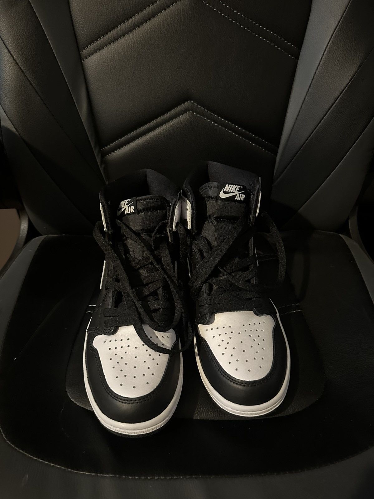 Nike Air Jordan 1 High OG Retro Black/White Size US 8.5 / EU 41-42 - 4 Thumbnail