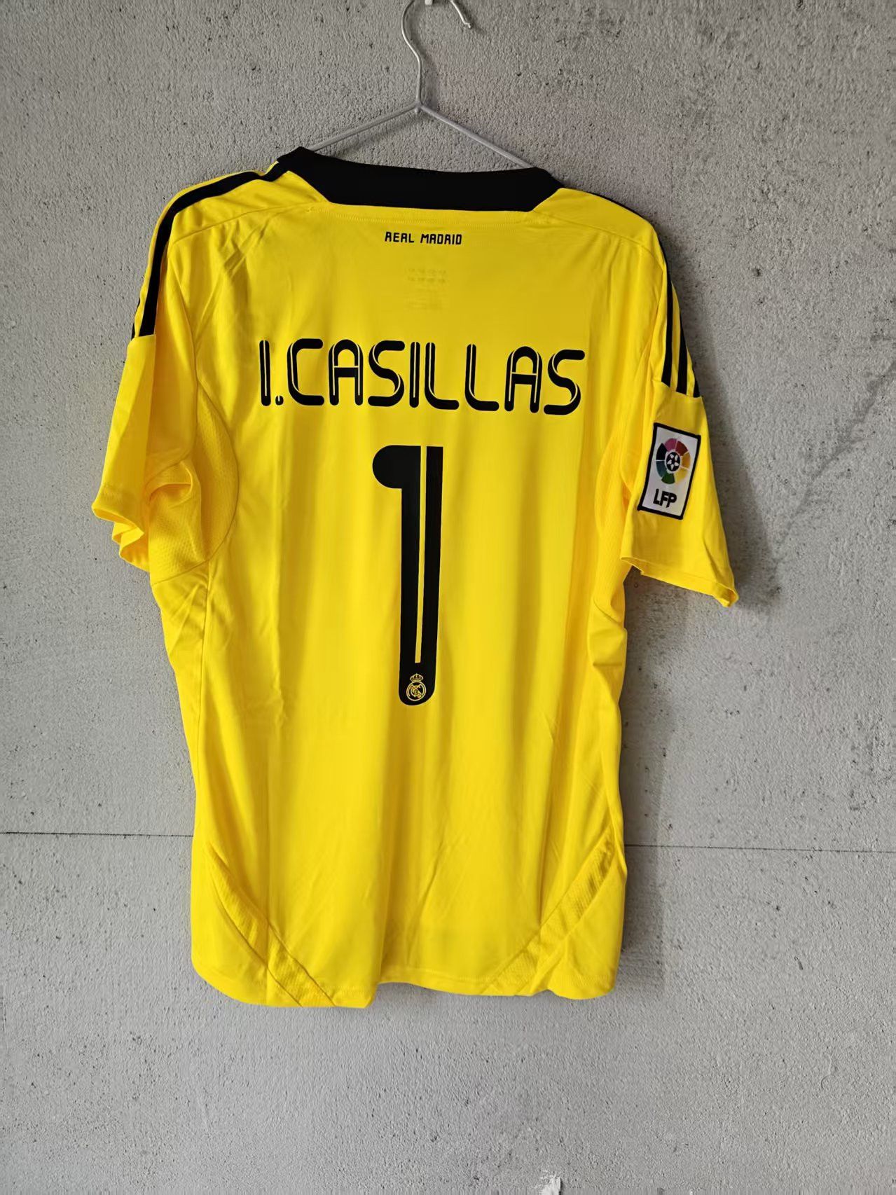 Other 2011 2012 Real Madrid #1 Iker Casillas Jersey Size US L / EU 52-54 / 3 - 1 Thumbnail
