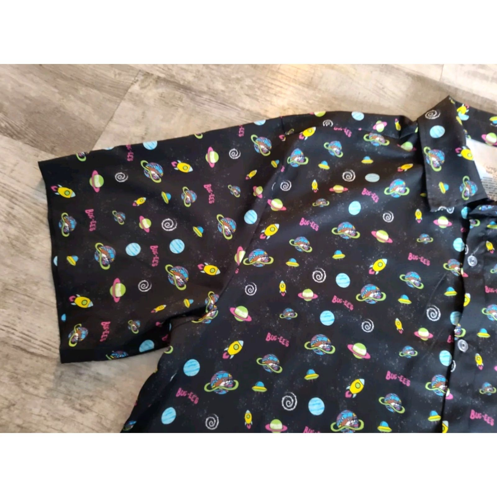 Vintage Buc-ee's Black Space Camp Button Up Shirt Mens 2XL Buc-ees Planets Short Sleeve Space Theme Button-Up Shirt Black 2XL Regular Men Casual Travel Size US XXL / EU 58 / 5 - 5 Thumbnail
