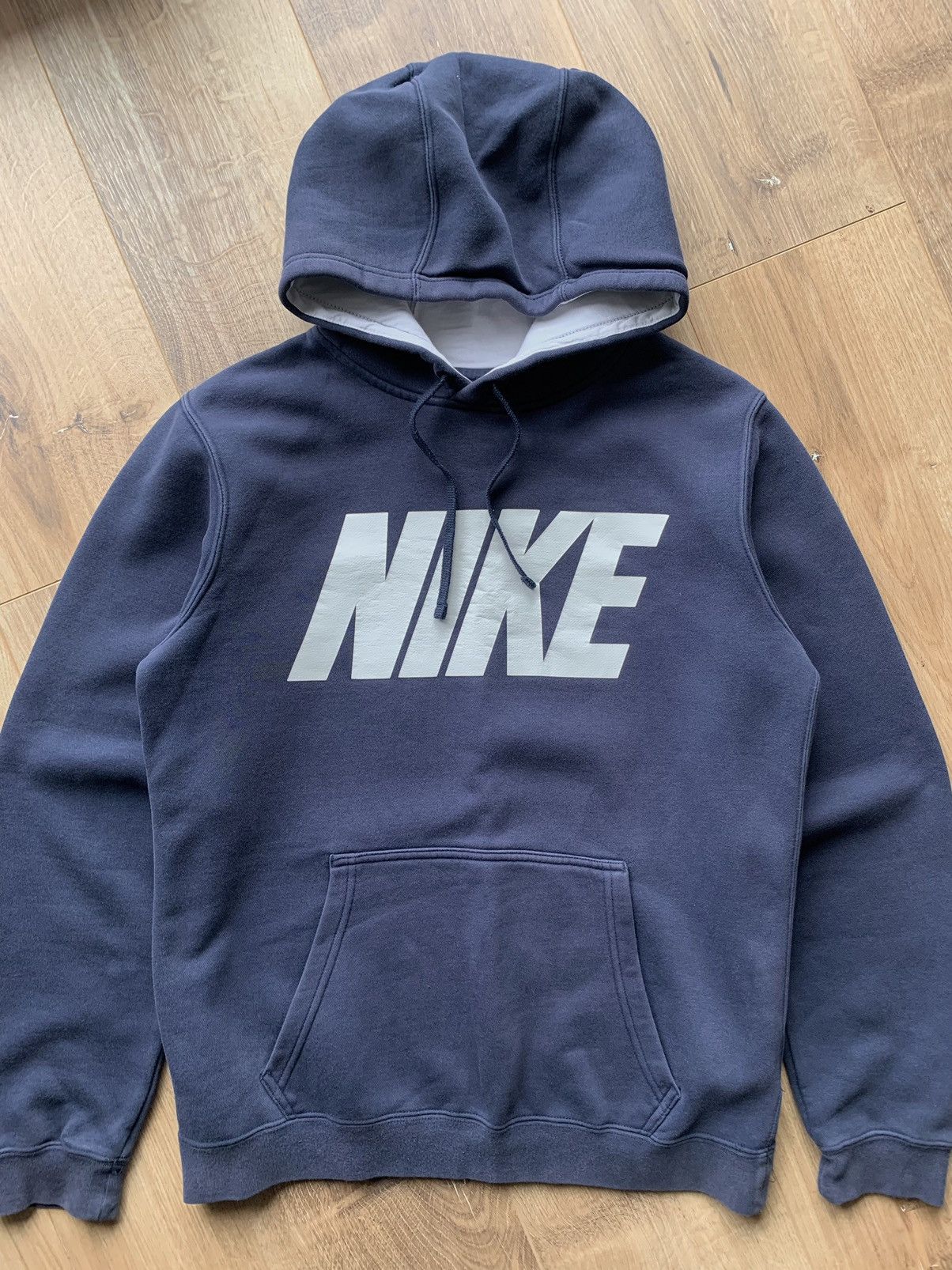 Nike Vintage Nike Big Center Logo hoodie Size US S / EU 44-46 / 1 - 1 Thumbnail