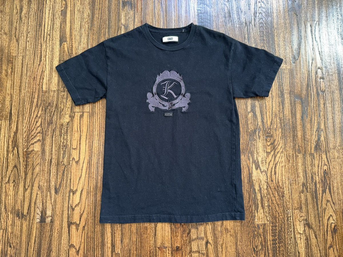 Kith KITH Embroidered Gothic Crest Black Tee Shirt Mens Medium Size US M / EU 48-50 / 2 - 1 Thumbnail