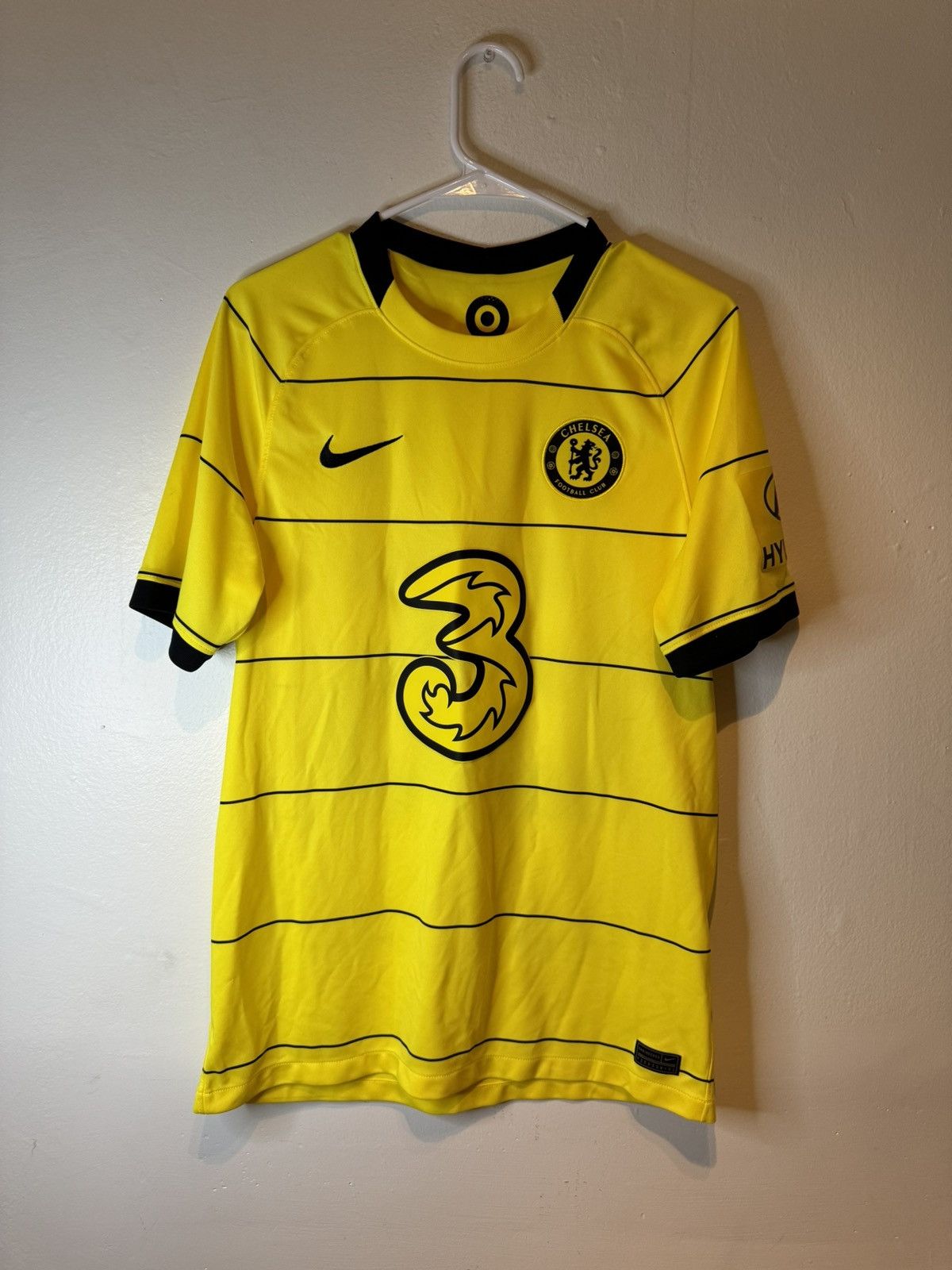 Nike Men’s SIze M Nike Chelsea Football Club Jersey Yellow Away Size US M / EU 48-50 / 2 - 1 Thumbnail