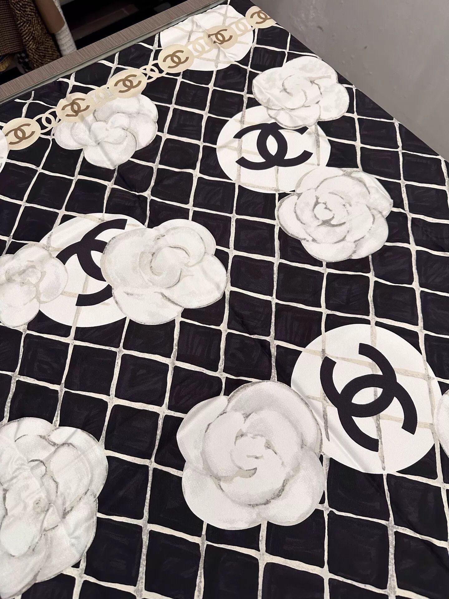 Chanel Chanel Camellia CC print silk scarf black white new Size ONE SIZE - 6 Thumbnail