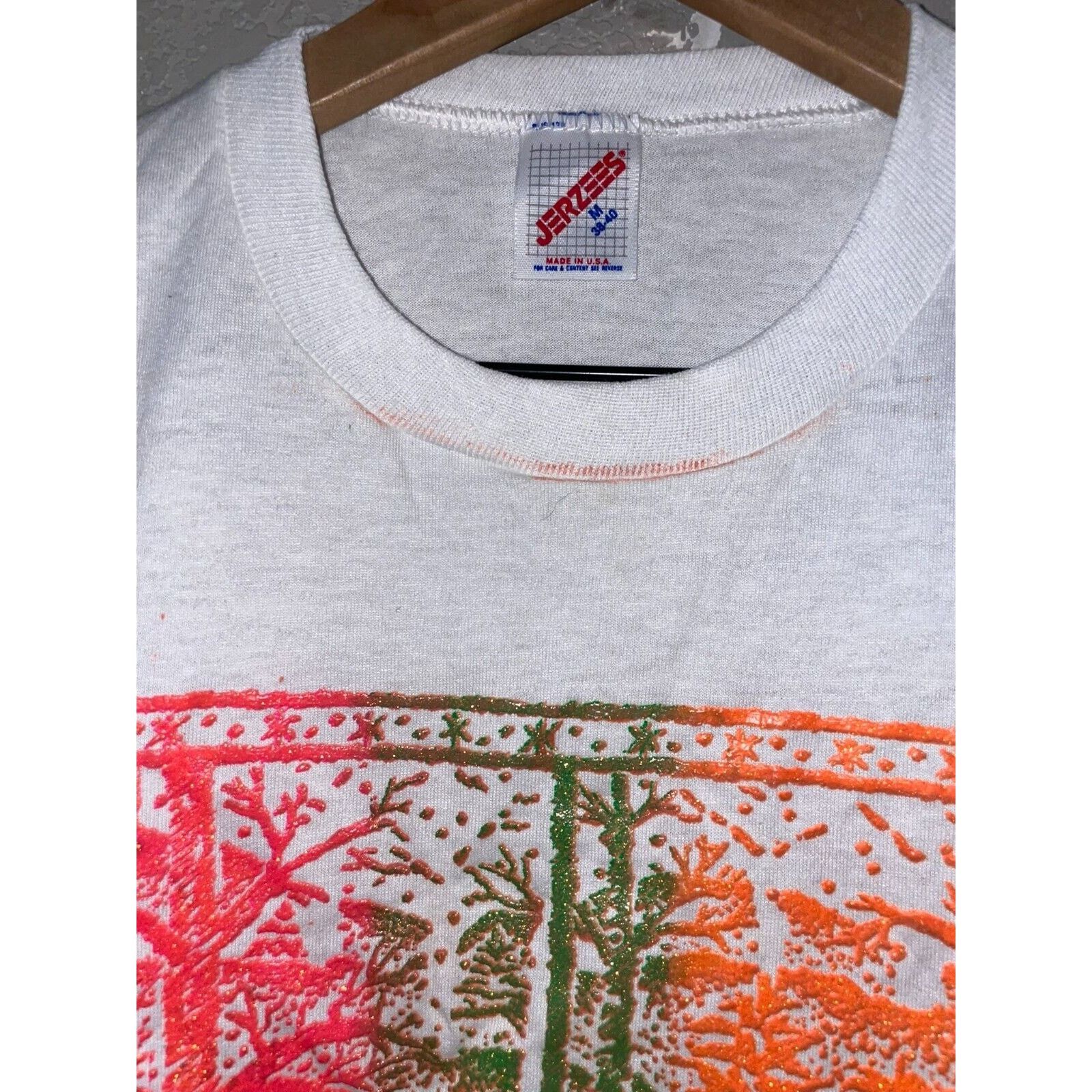 Jerzees Vintage Tree Shirt Red Green Orange Forest Tee Nature Medium Size US M / EU 48-50 / 2 - 8 Thumbnail