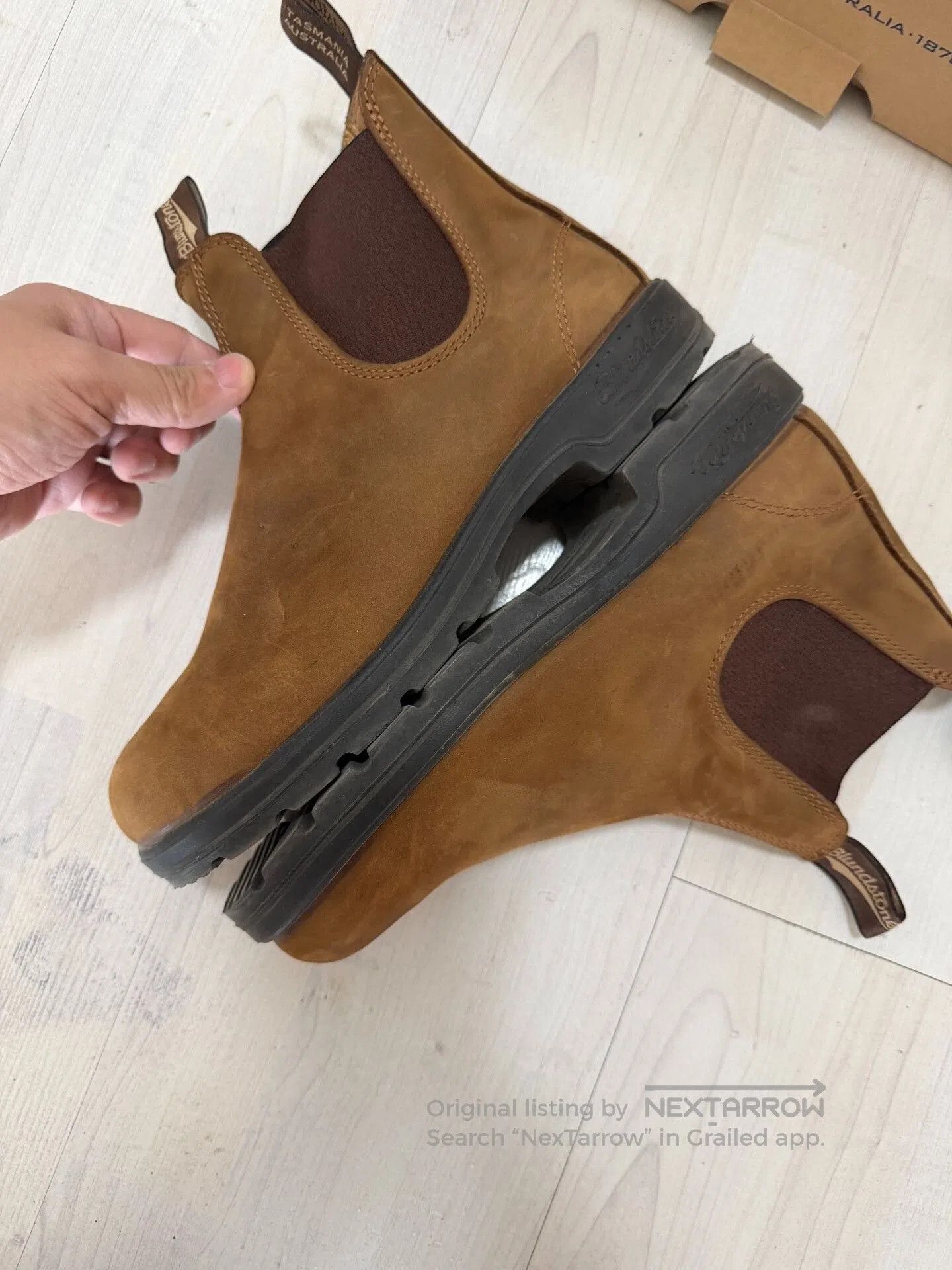 Blundstone Blundstone Men's Classic Yellow Chelsea Boots. Size US 9 / EU 42 - 4 Thumbnail