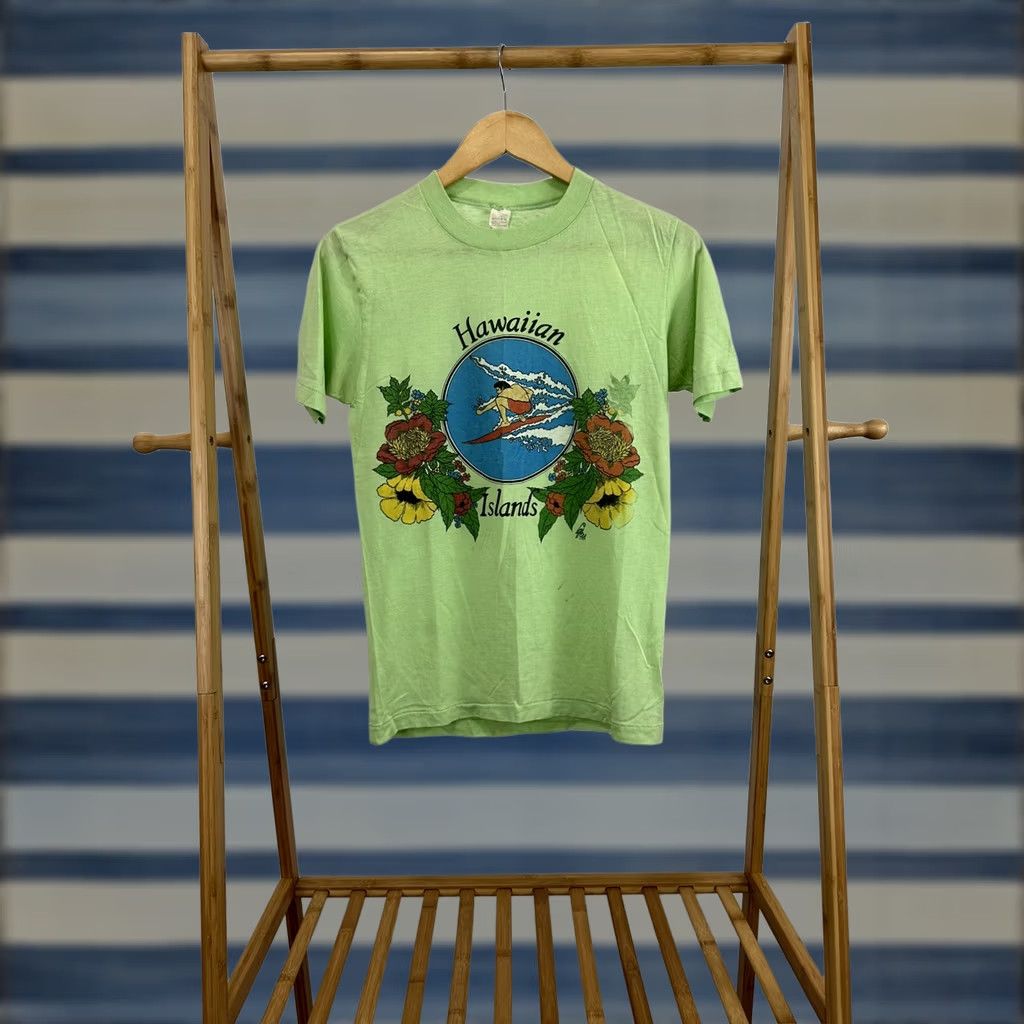 Vintage VINTAGE 70s Hawaiian Island Surf T-Shirt M Green Hawaii Souvenir Bold Graphic Mens Size US M / EU 48-50 / 2 - 1 Thumbnail