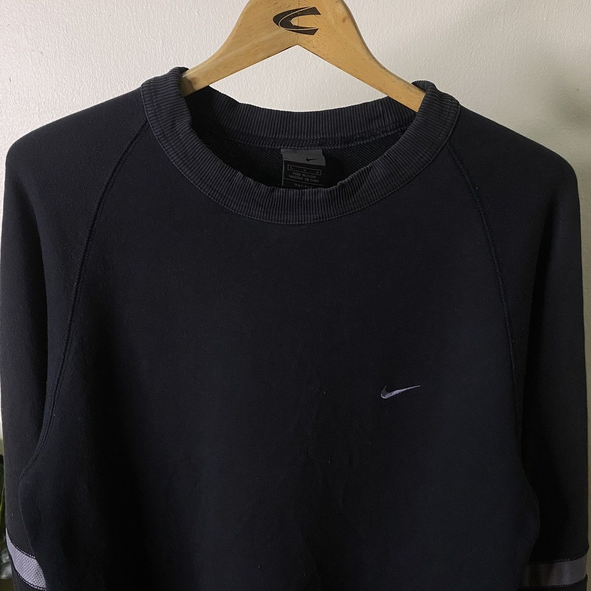 Nike × Vintage Vintage 2000s Nike Essential Black Sweatshirt Size US M / EU 48-50 / 2 - 2 Thumbnail