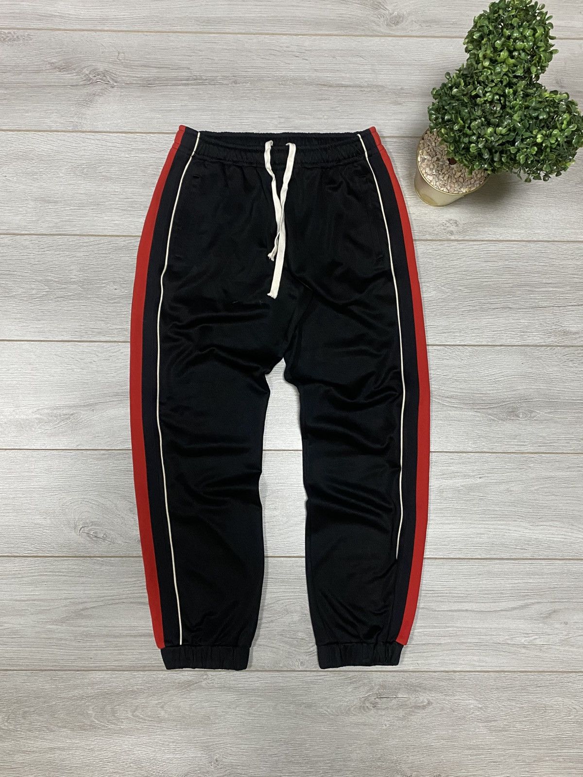 Gucci Gucci red stripes pants big logo pocket ace Size US 32 / EU 48 - 2 Thumbnail