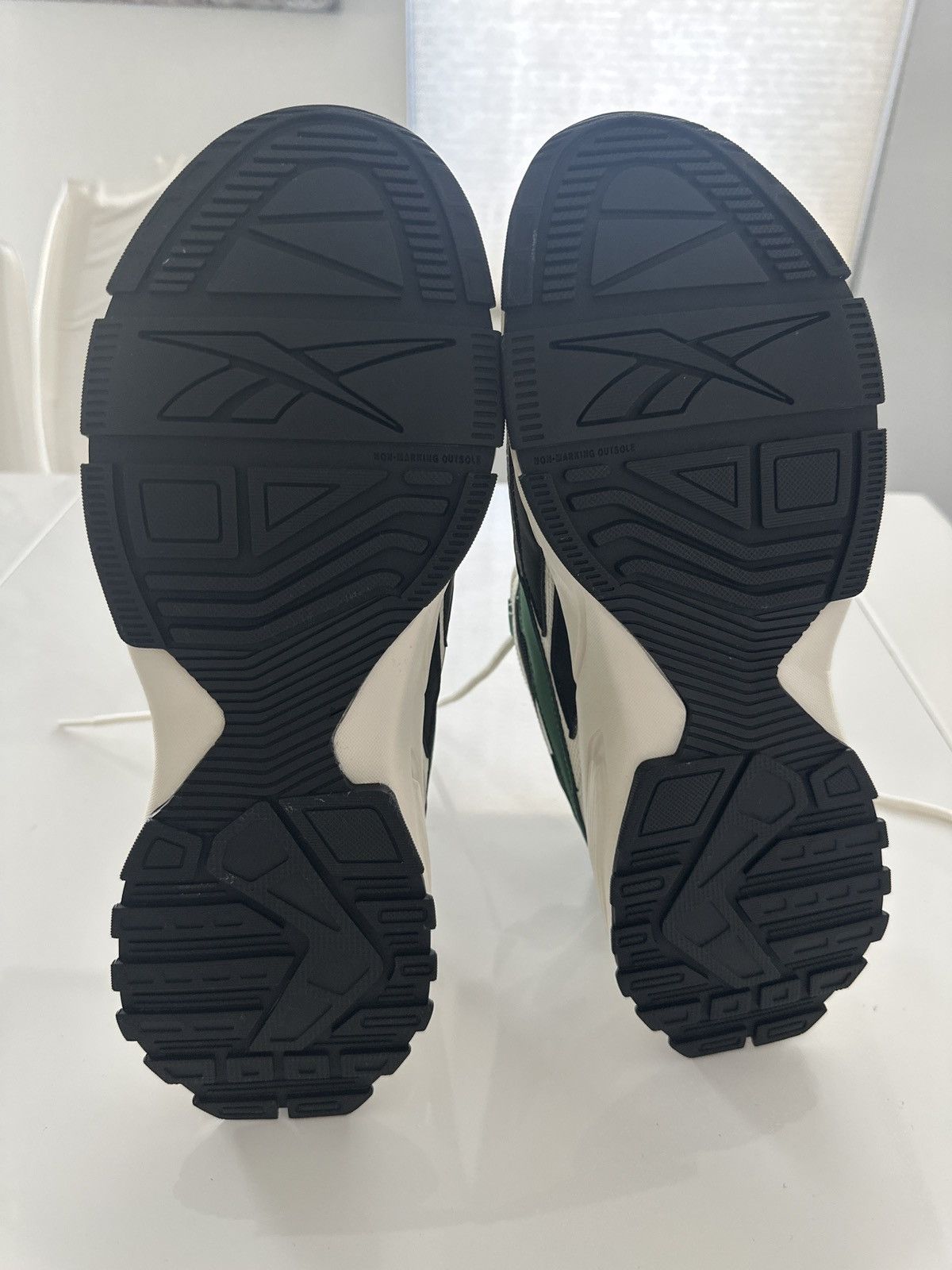 Reebok Reebok EVZN Size US 11 / EU 44 - 5 Thumbnail