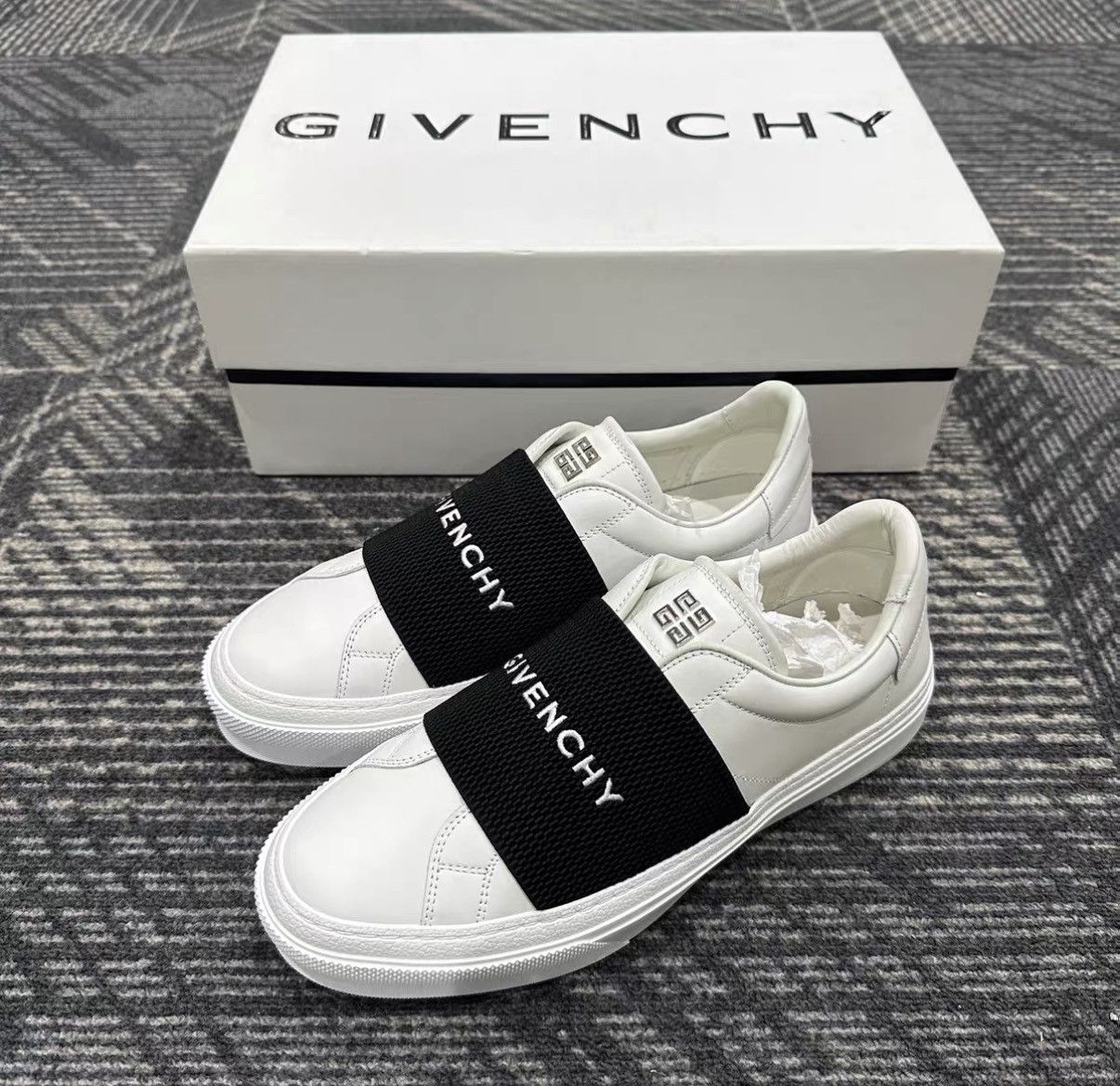 Givenchy Givenchy City Sport Leather Webbing Low-Top Sneakers J42 Size US 7 / EU 40 - 1 Thumbnail