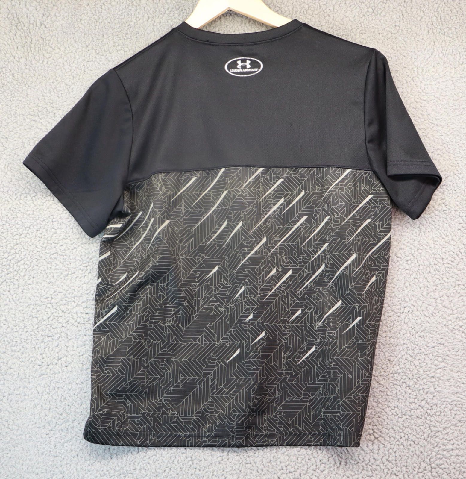 Under Armour Under Armour XL Youth Boys Compression Shirt Black Size US XL / EU 56 / 4 - 1 Thumbnail