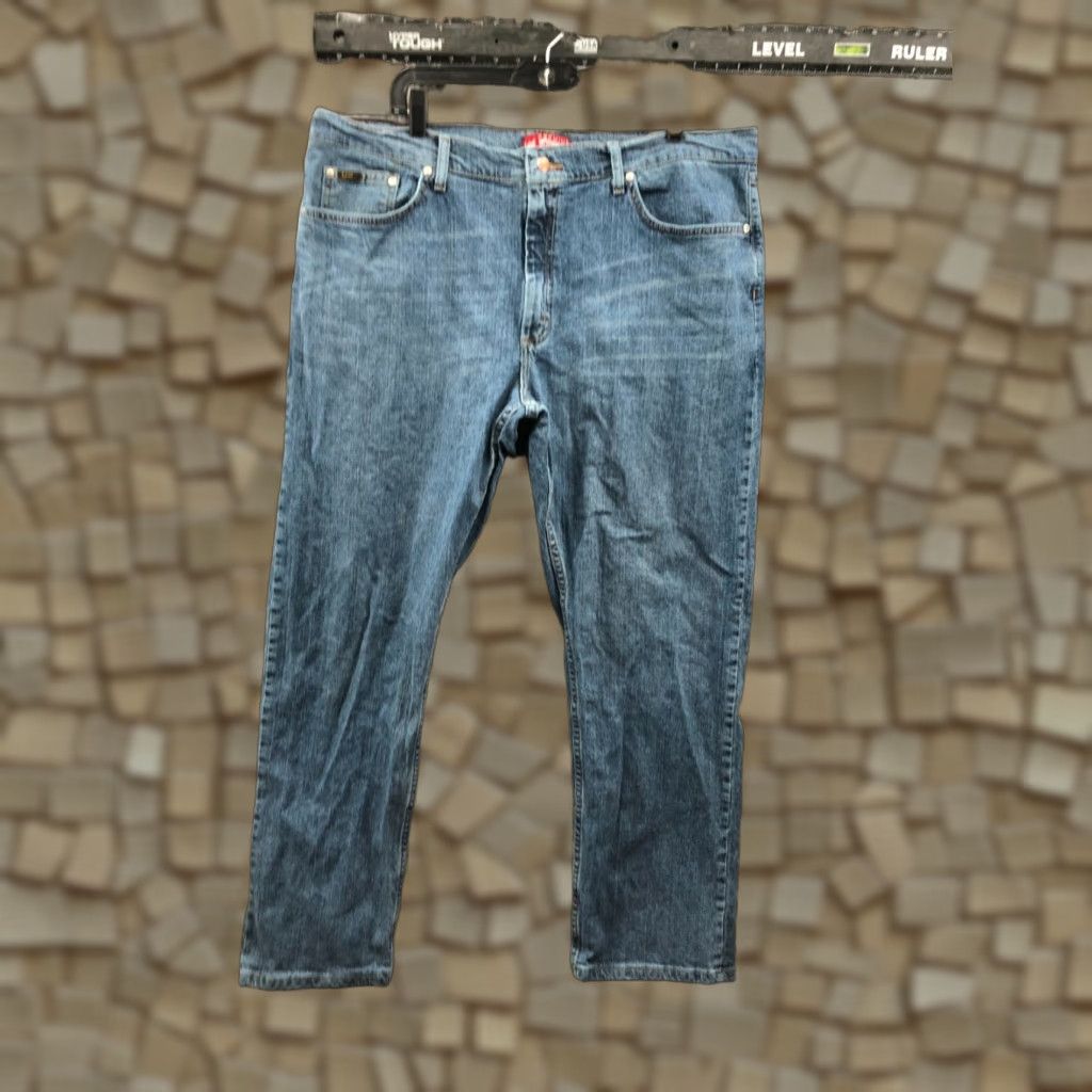 Lee Lee Jeans Mens Size 42x30 Straight Leg Mid Rise Medium Wash Blue Denim Jeans Regular 42in Inseam 5-Pocket Denim Blue Lee Size US 42 / EU 58 - 1 Thumbnail