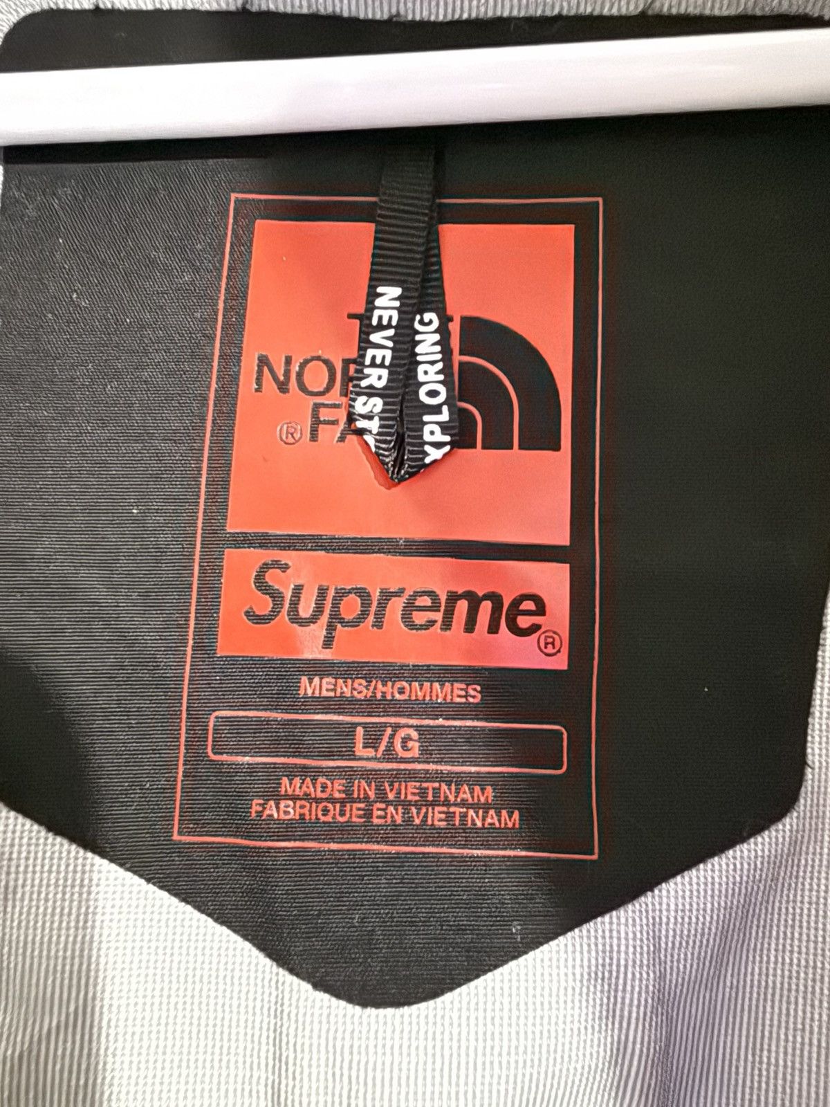 Supreme × The North Face The Supreme The North Face Taped Seam Shell Jacket Grey Size US L / EU 52-54 / 3 - 3 Thumbnail