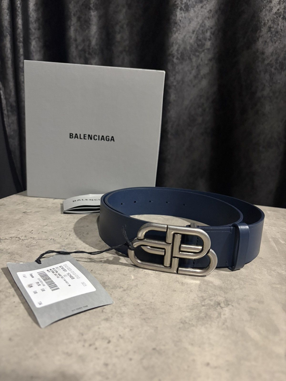 balenciaga logo belt