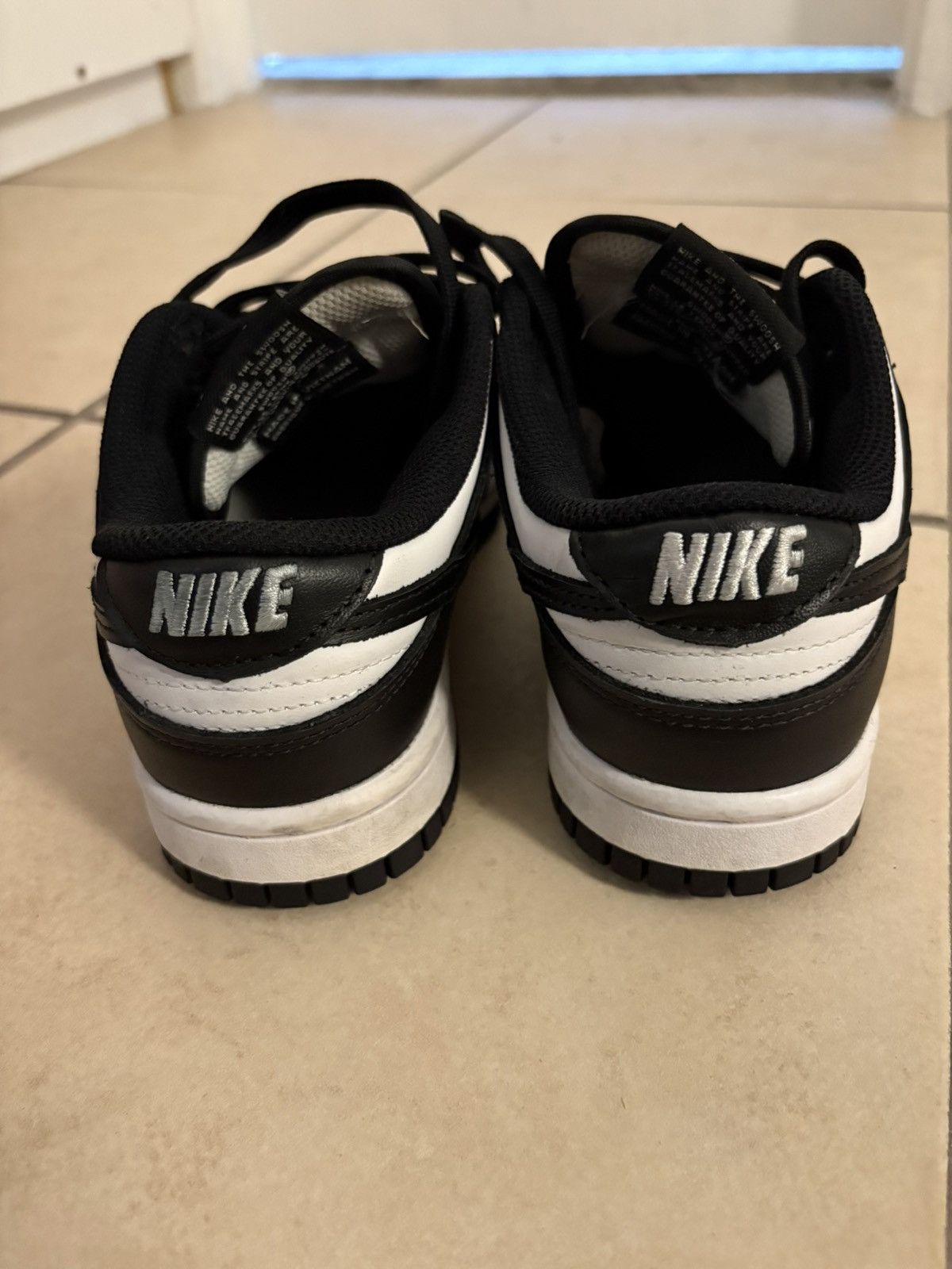 Nike Nike Panda Dunks Size US 5.5 / EU 38 - 2 Thumbnail