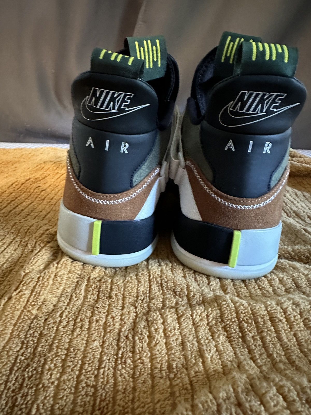 Jordan Brand × Travis Scott Jordan XXXIII Size US 10.5 / EU 43-44 - 4 Thumbnail