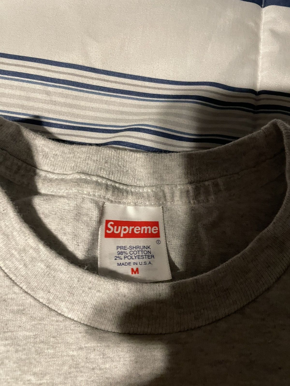 Supreme Supreme purple logo Tshirt Size US M / EU 48-50 / 2 - 3 Thumbnail