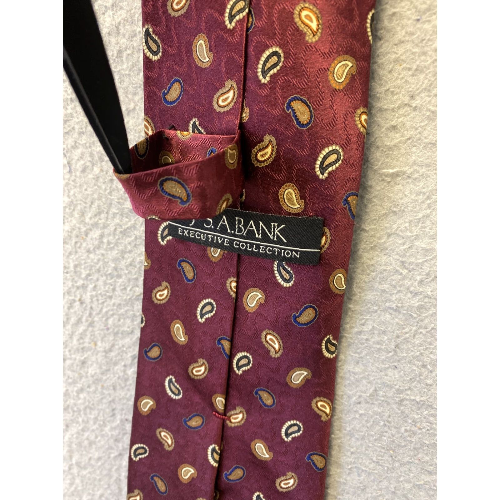 Jos. A. Bank JOS.A.BANK Silk Tie Red Geometric Executive Collection One Size Mens Size ONE SIZE - 4 Thumbnail