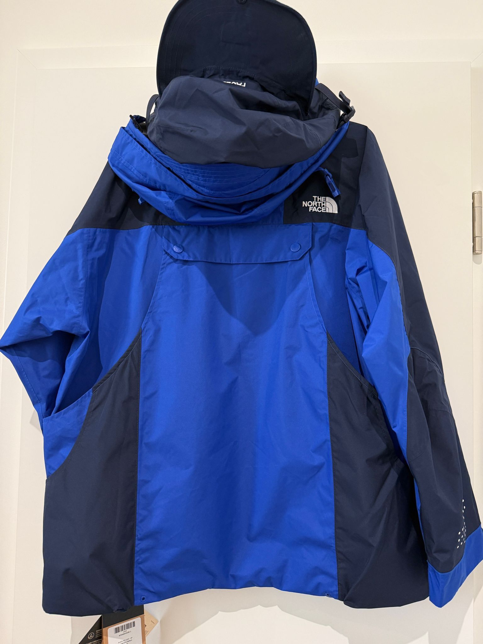 The North Face The North Face UE GTX Multi-Pocket Shell - NWT - L (Fits M) Size US M / EU 48-50 / 2 - 2 Thumbnail