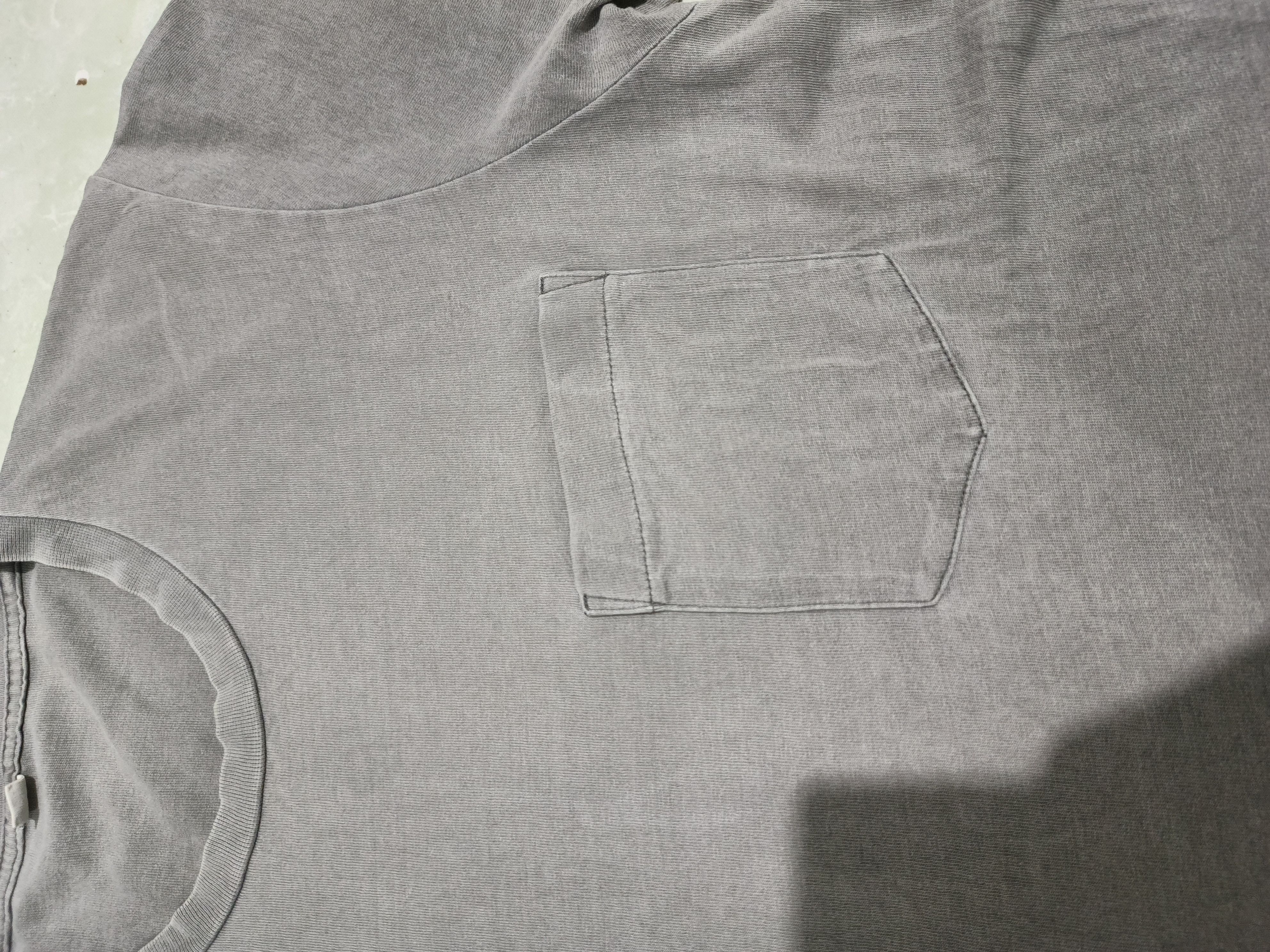 GU Thrashed Faded Uniqlo Tee Size M / US 6-8 / IT 42-44 - 3 Thumbnail