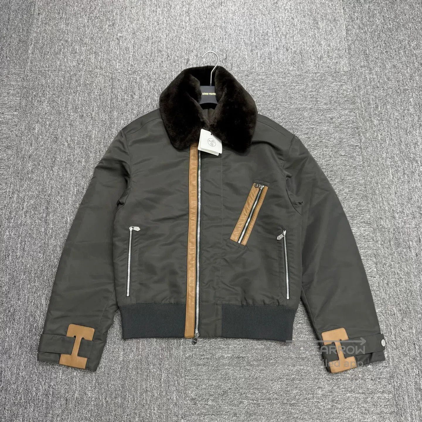 Hermes Hermes Mink Collar Bomber Jacket. Size US S / EU 44-46 / 1 - 1 Thumbnail