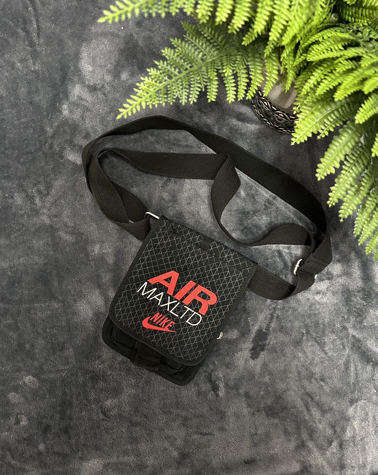 Air max shoulder on sale bag