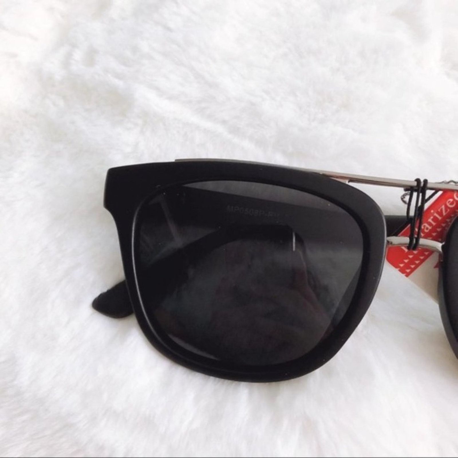 Other Lyle Matte Black Polarized Sunglasses Size ONE SIZE - 2 Thumbnail