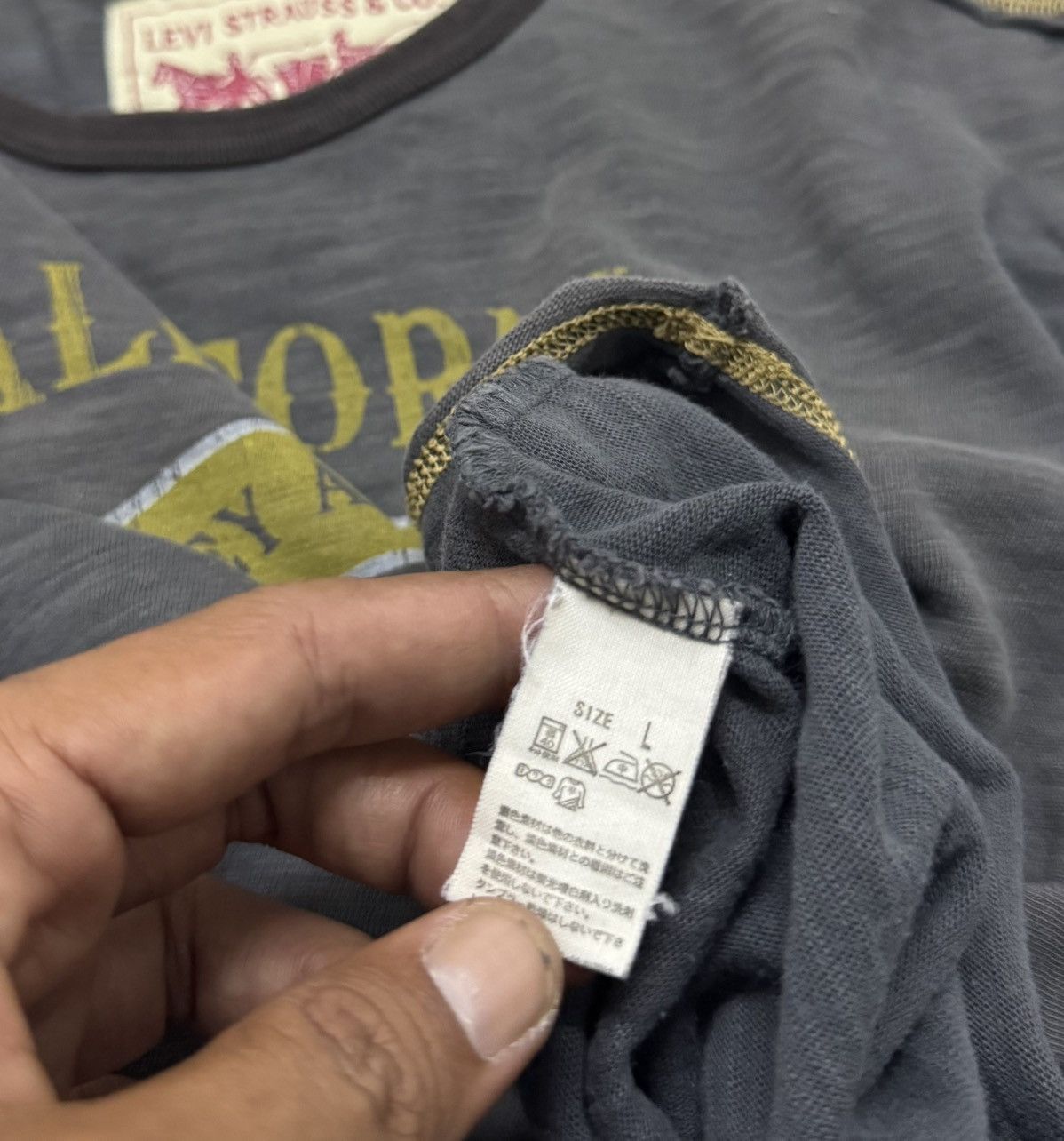 Levi's Vintage Clothing Vintage LEVIS Tee Size US L / EU 52-54 / 3 - 8 Thumbnail
