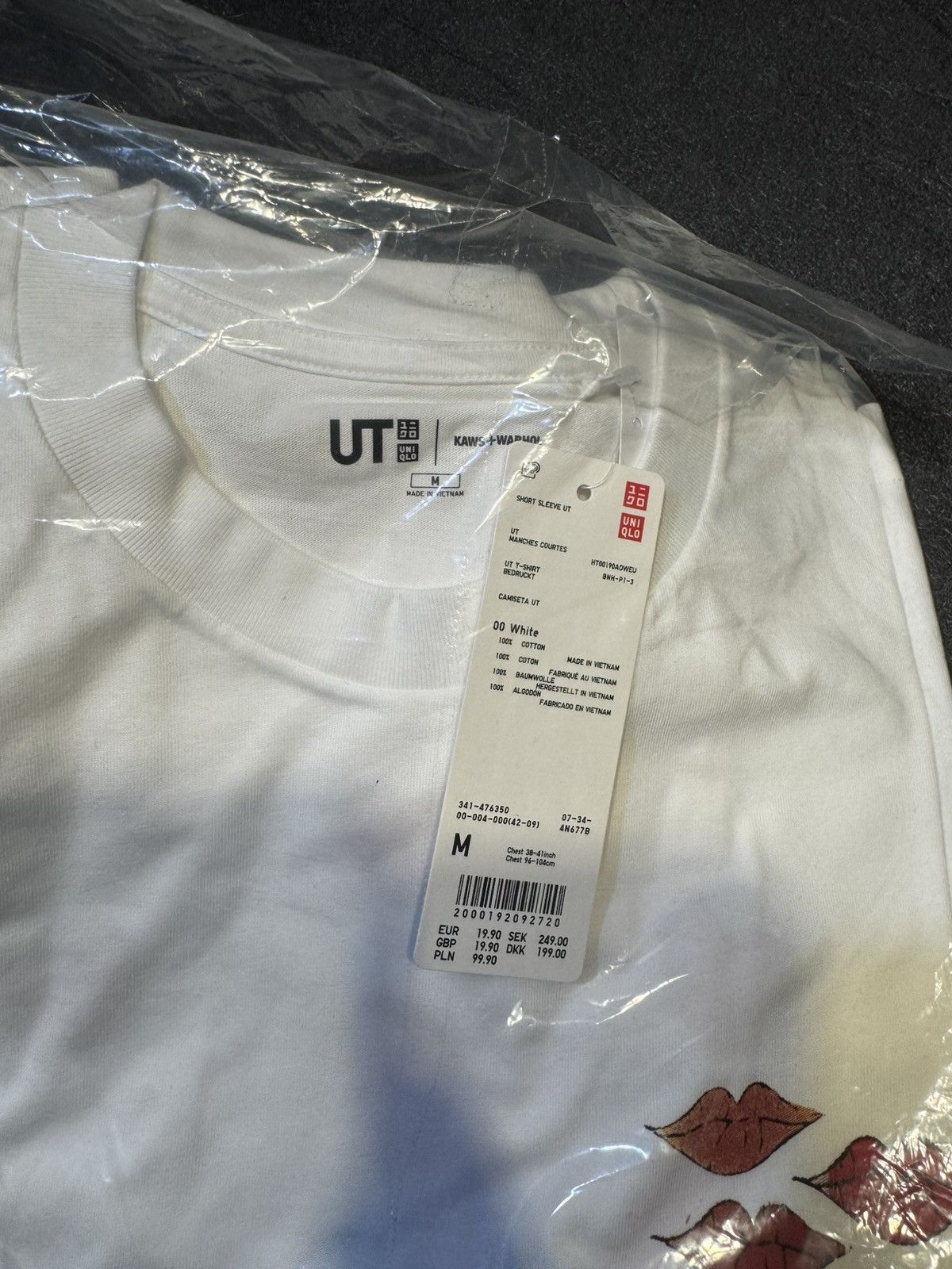 Andy Warhol × Kaws × Uniqlo Kaws x Uniqlo x Andy T-shirt Red logo Size US M / EU 48-50 / 2 - 4 Thumbnail