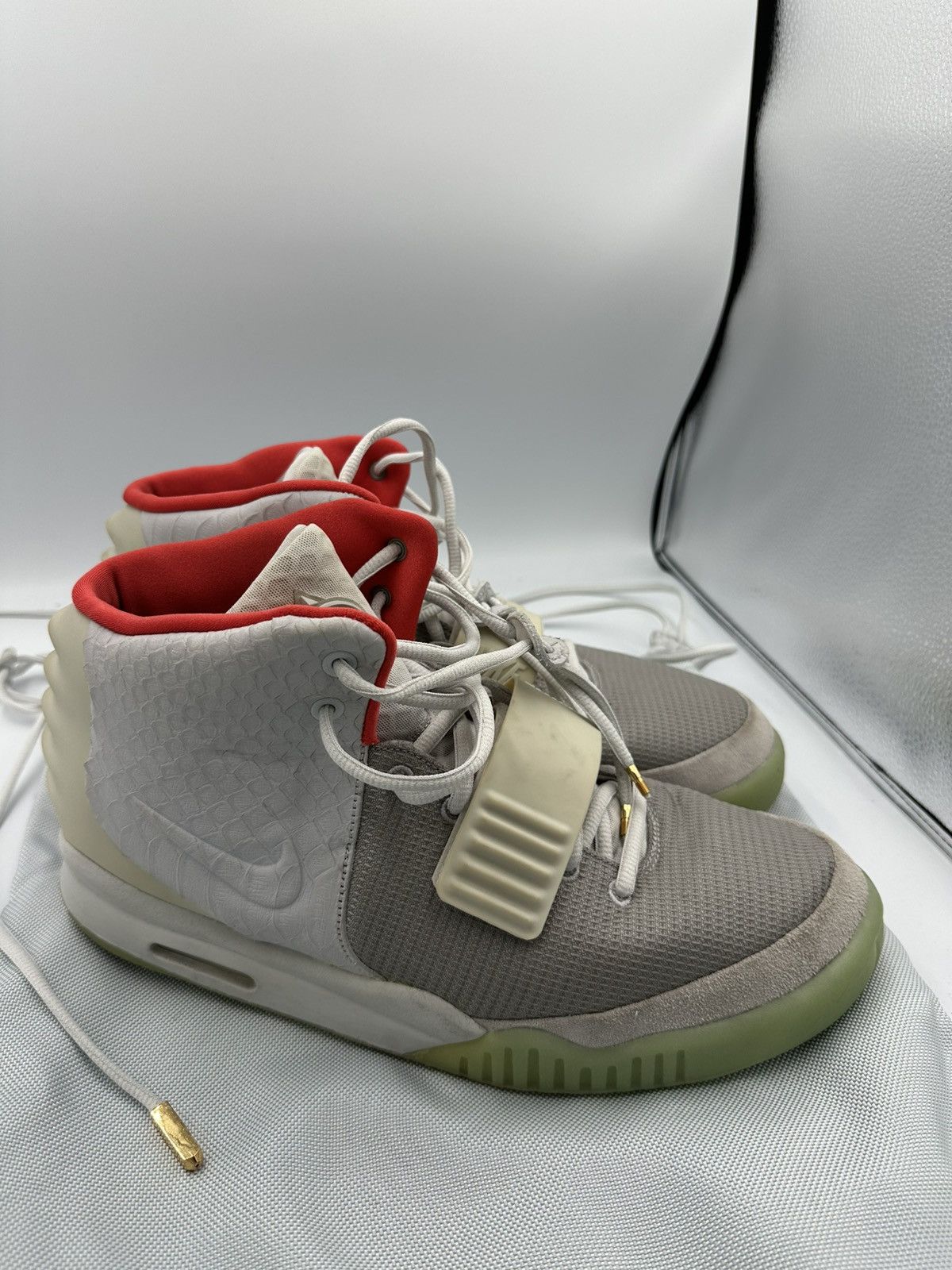 Kanye West × Nike Nike Air Yeezy 2 Platinum Size US 13 / EU 46 - 5 Thumbnail