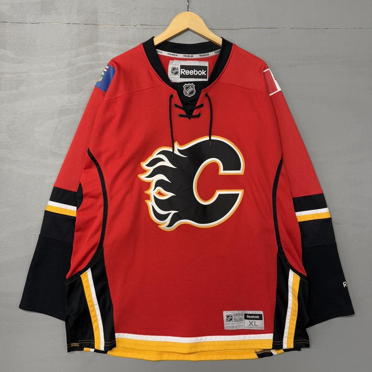 Reebok Vintage Reebok Calgary Flames Hockey Jersey Men’s XL Size US XL / EU 56 / 4 - 1 Thumbnail