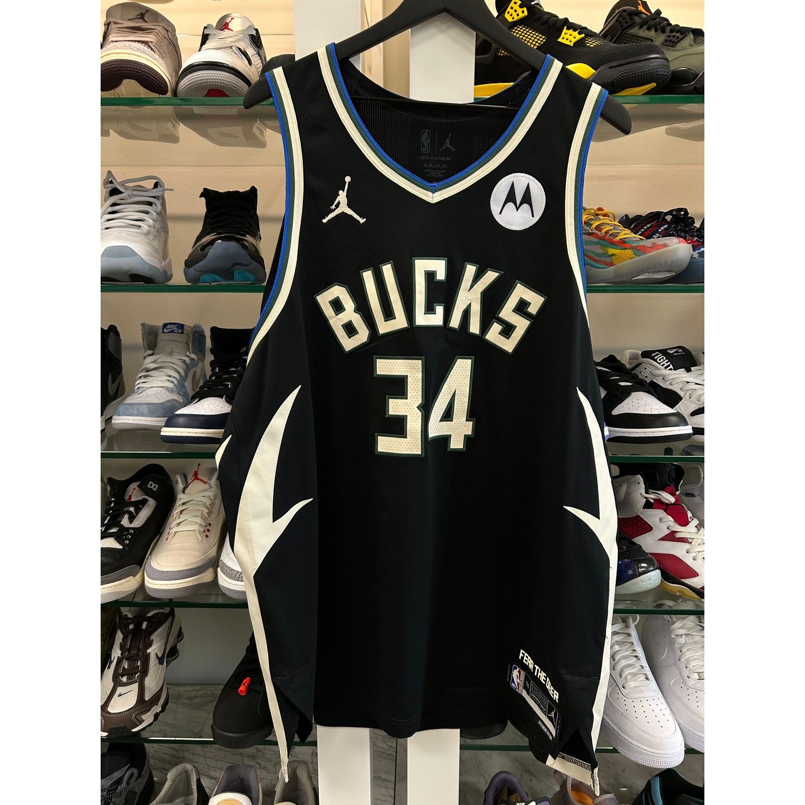 Jordan Brand × Nike Giannis Antetokounmpo Milwaukee Bucks Statement Jersey 2XL Size US XXL / EU 58 / 5 - 1 Thumbnail