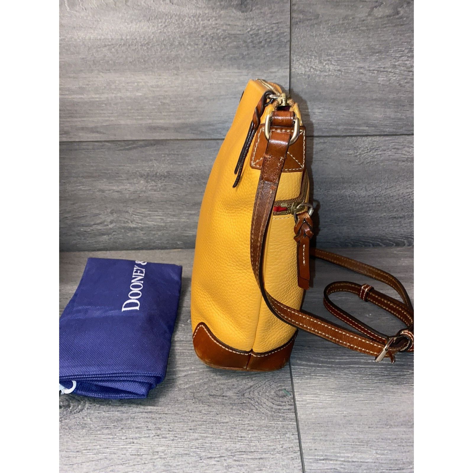 Dooney & Bourke Dooney & Bourke Pebble Leather Crossbody bag marigol A260501 Size ONE SIZE - 4 Thumbnail