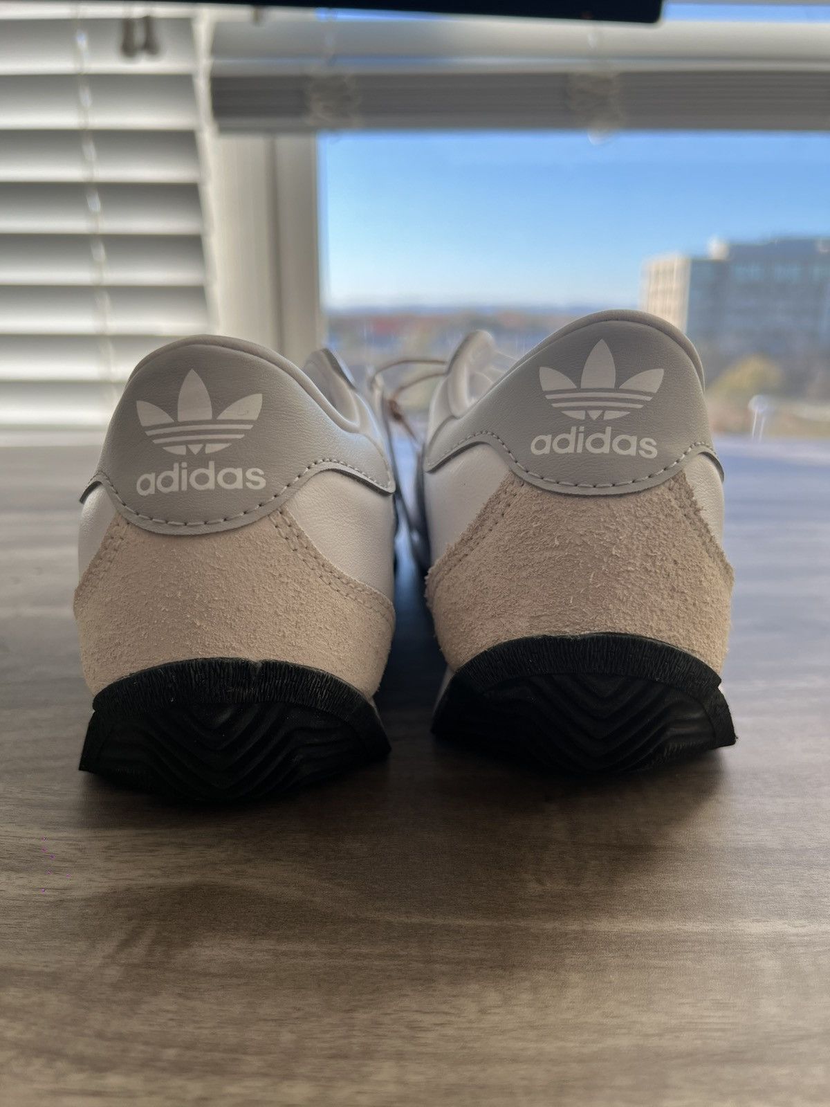 Adidas Adidas Original Country 2 Size 6 Men’s/7.5 Womens Size US 6 / EU 39 - 3 Thumbnail