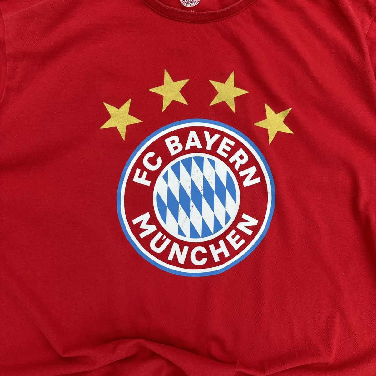 Vintage Vintage FC Bayern Munchen T-shirts Big Logo Sportwear Size US XXL / EU 58 / 5 - 6 Thumbnail