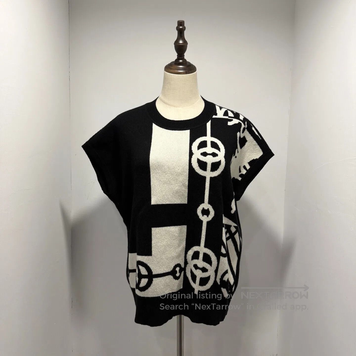 Hermes Hermes Cashmere Knit Vest| Size XS / US 0-2 / IT 36-38 - 1 Thumbnail