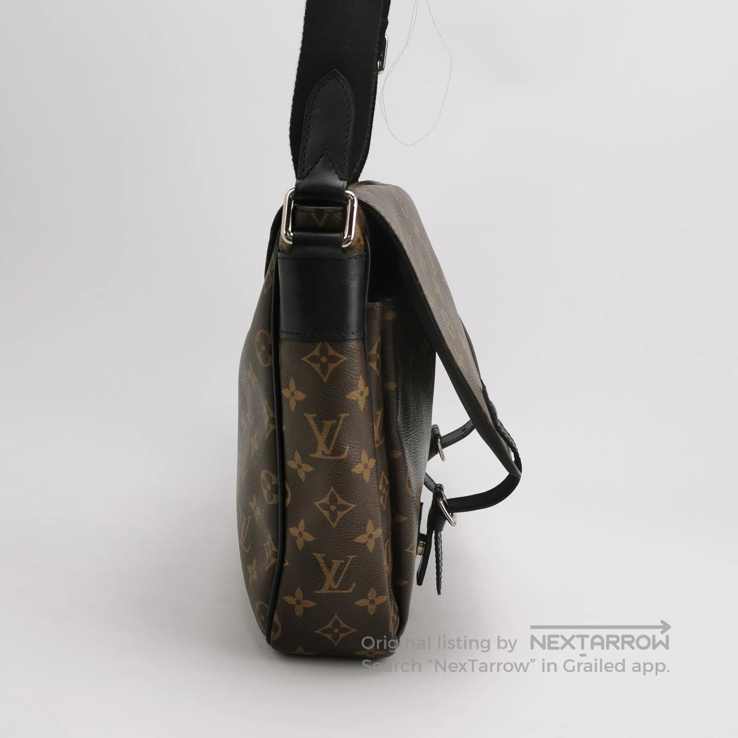 Louis Vuitton Louis Vuitton Christopher Monogram Crossbody Shoulder Bag. Size ONE SIZE - 1 Thumbnail