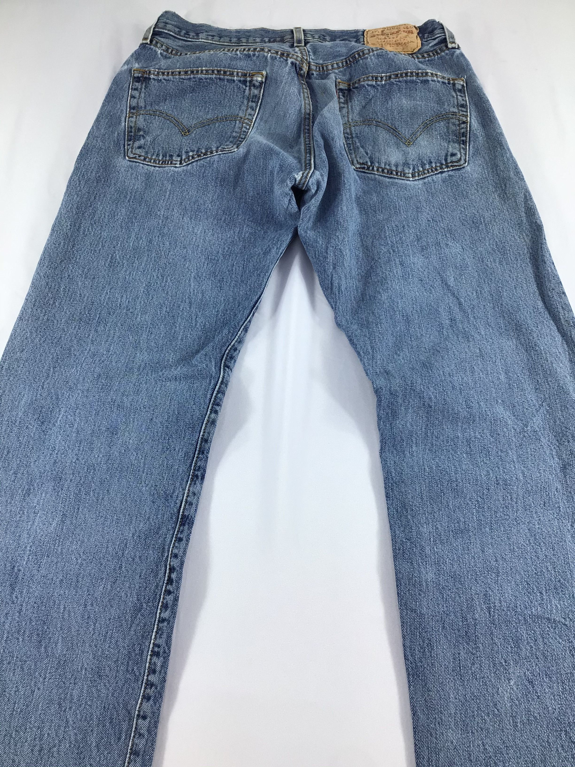 Levi's Vintage Levis 501 Jeans Blue Medium Wash Denim -J335 Size US 32 / EU 48 - 4 Thumbnail