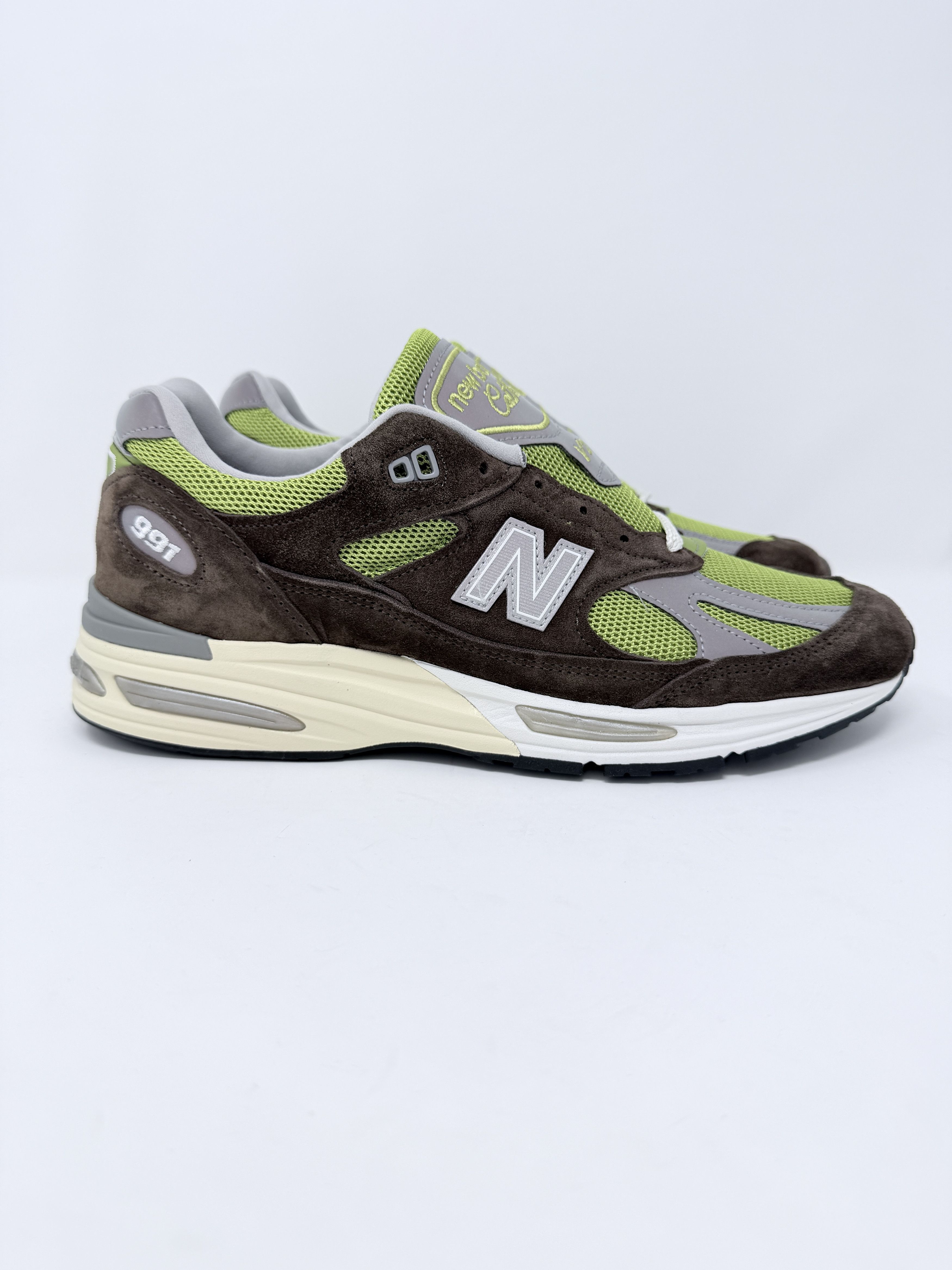 Kith × New Balance Kith New Balance 991v2 Danielle Cathari Matcha Reverse Size US 9.5 / EU 42-43 - 2 Thumbnail
