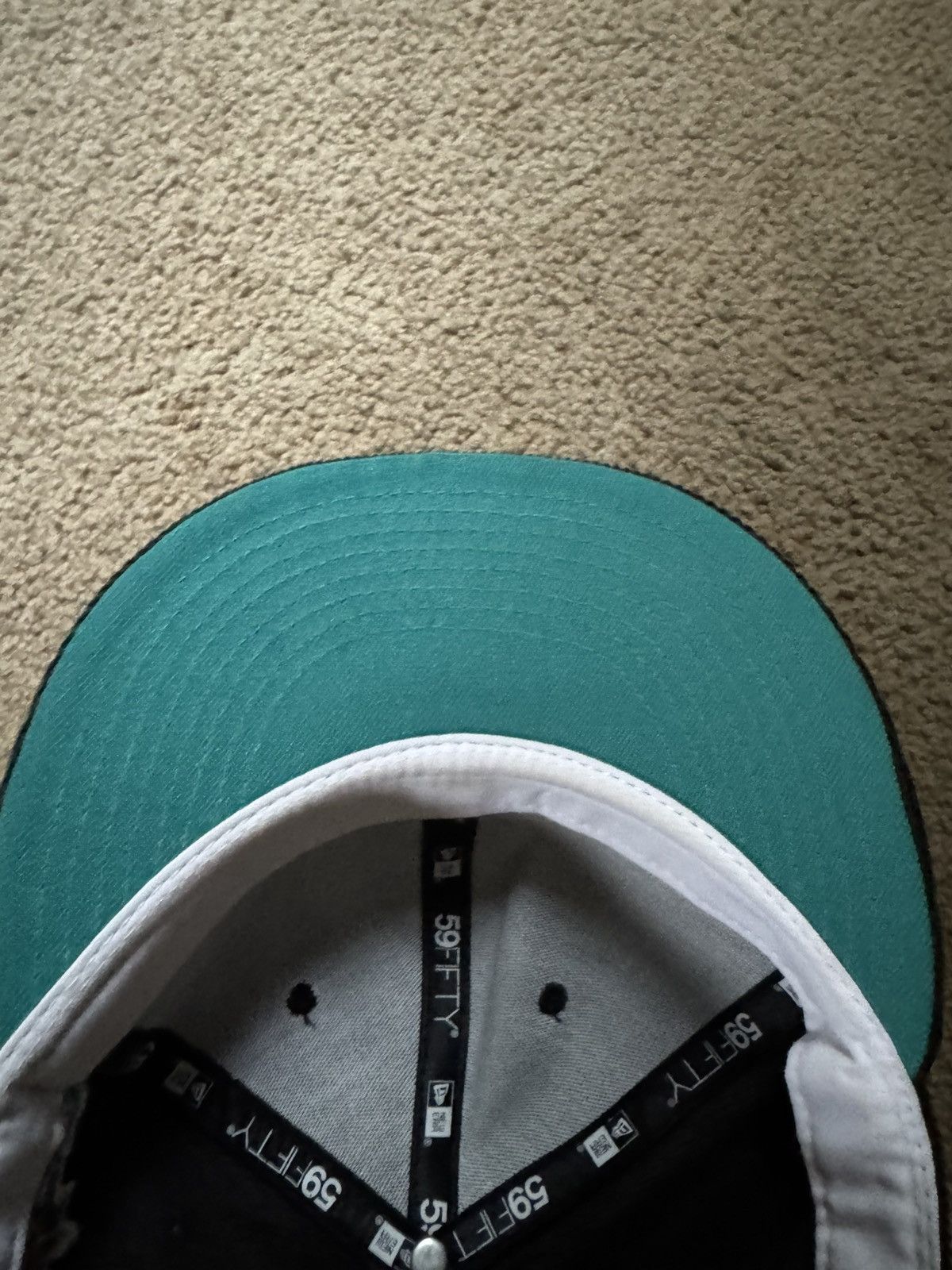 MLB VINTAGE Corduroy Mariners Fitted Size 28 - 6 Thumbnail