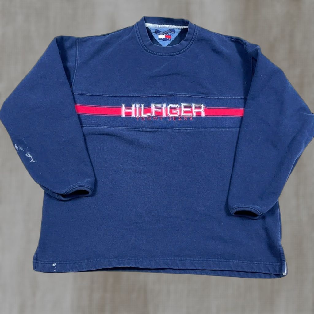 Tommy Hilfiger VINTAGE Tommy Hilfiger Sweatshirt Men Large Navy Blue Crewneck 90s Logo Embroidered Hits Size US L / EU 52-54 / 3 - 1 Thumbnail