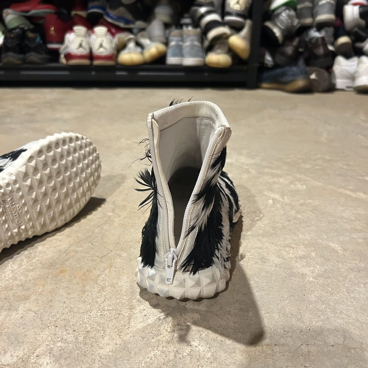 Designer × Valentino Valentino Garavani Feather Embellished Sneakers US 7.5 Size US 7.5 / EU 40-41 - 13 Thumbnail