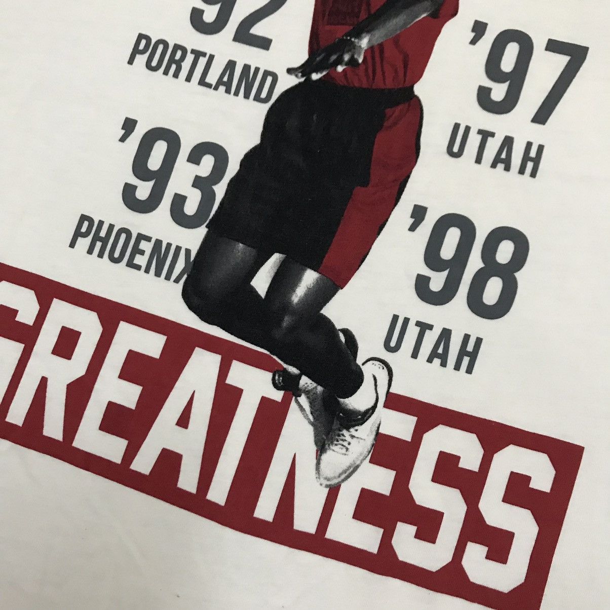 Jordan Brand Air Jordan Distressed Tshirt Size US S / EU 44-46 / 1 - 7 Thumbnail