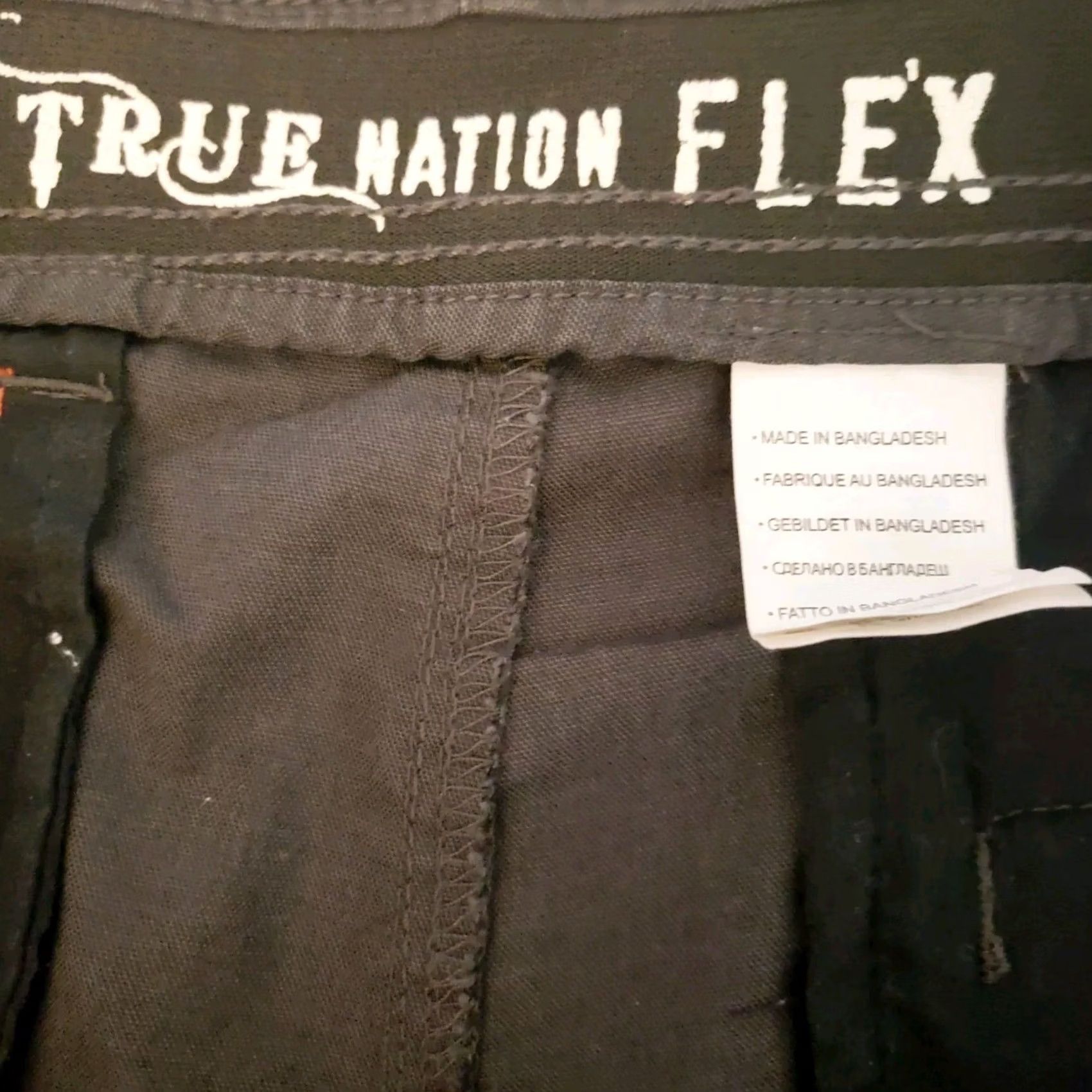 Vintage VINTAGE True Nation Flex Shorts Men Bermuda Flat Front Black 44 Waistband Comfort Mens BERMUDA 90s Size US 44 / EU 60 - 7 Thumbnail