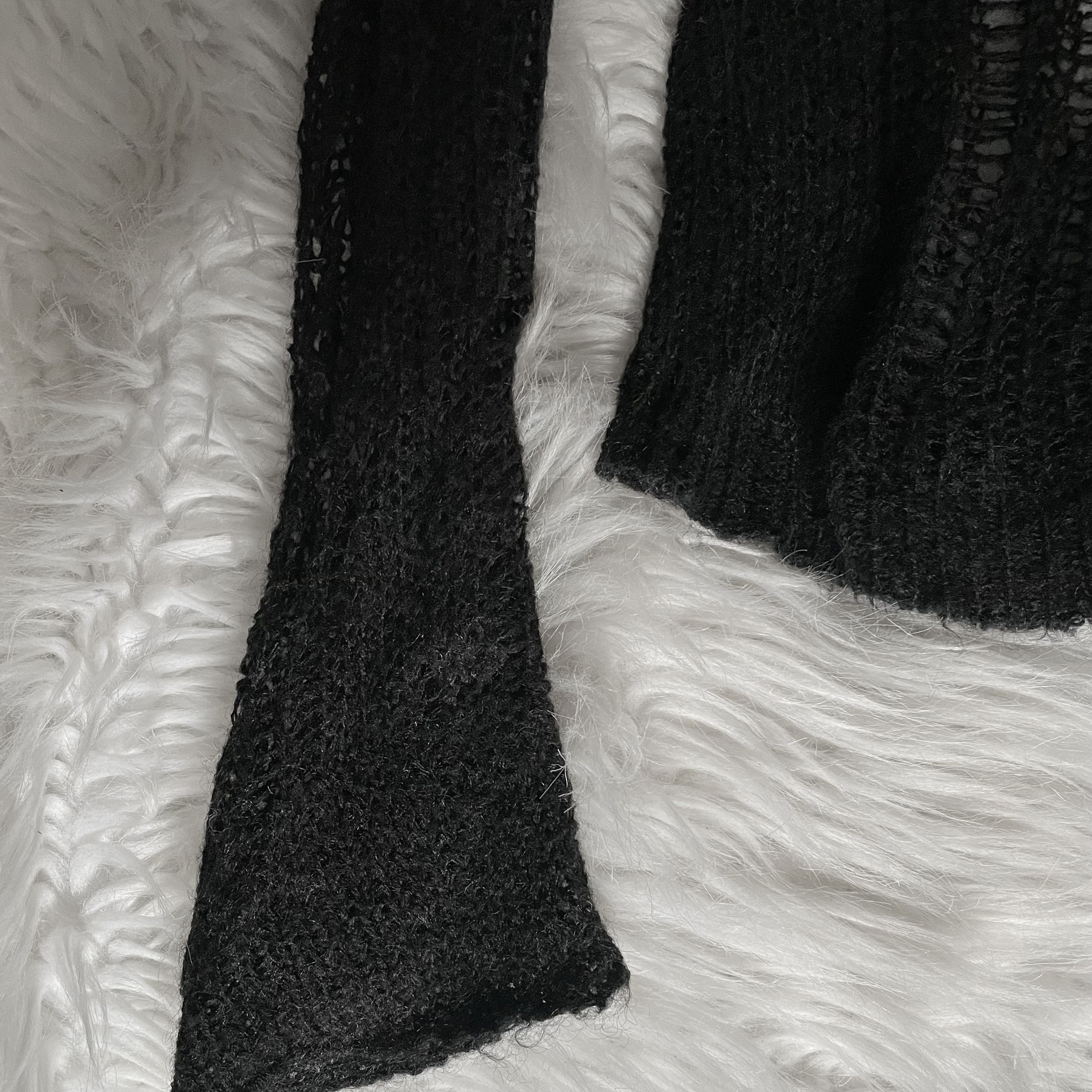 Designer Black Loose / Open Knit Distressed Sweater Size Small Size US S / EU 44-46 / 1 - 3 Thumbnail