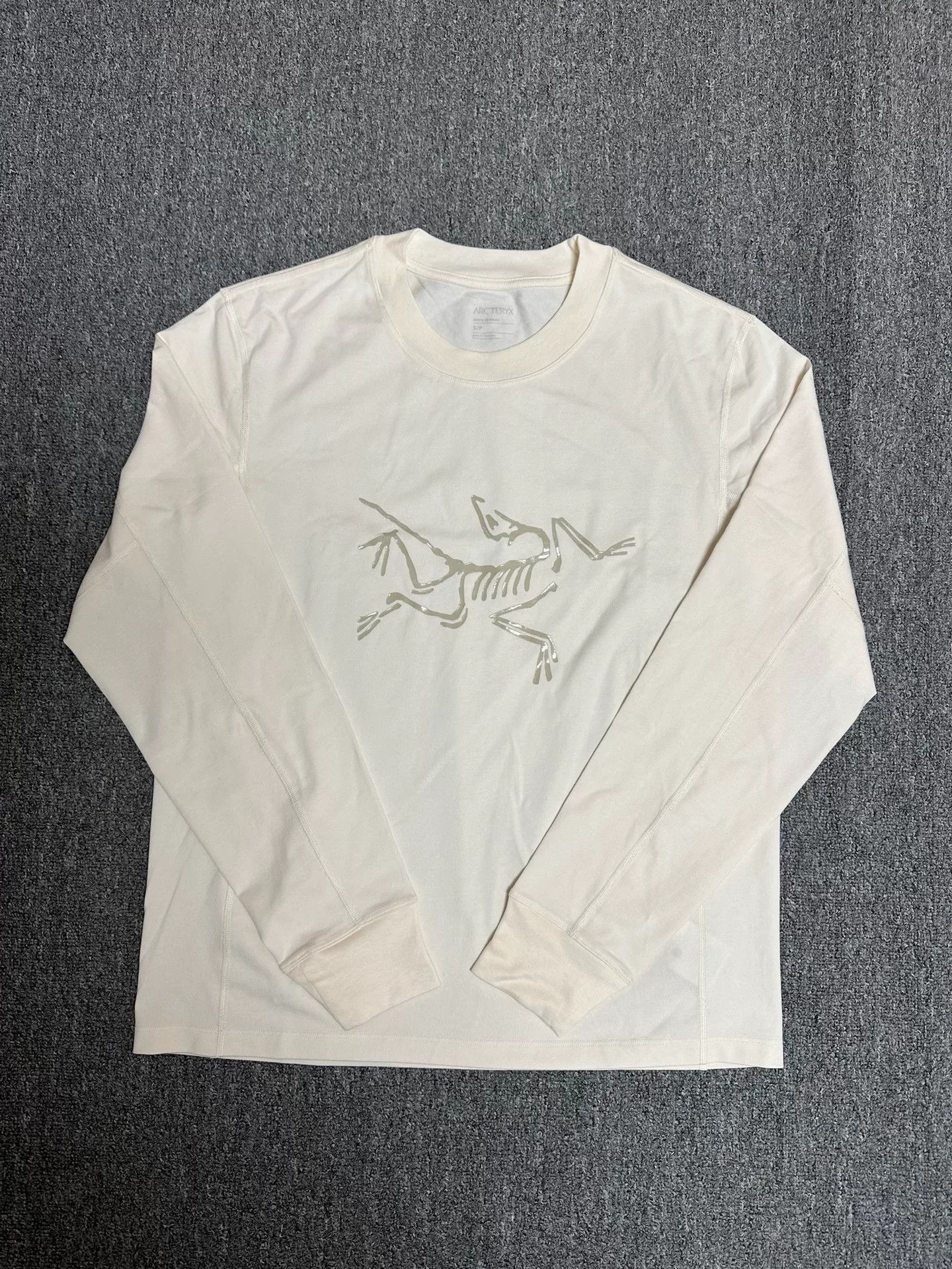Arc'teryx Arc'teryx Logo Print Crewneck Long Sleeve T-shirt Size US S / EU 44-46 / 1 - 1 Thumbnail