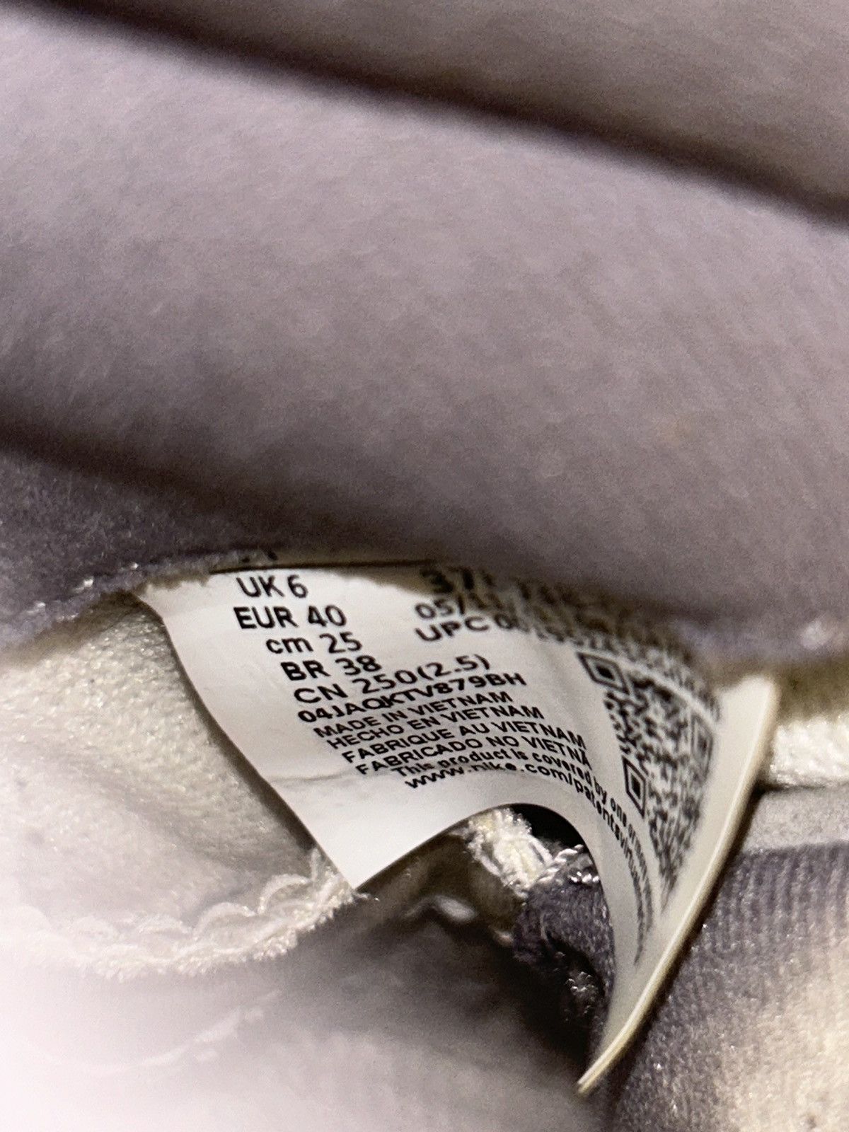 Jordan Brand Jordan 11 Cool Grey 2021 Size US 7 / EU 40 - 8 Thumbnail