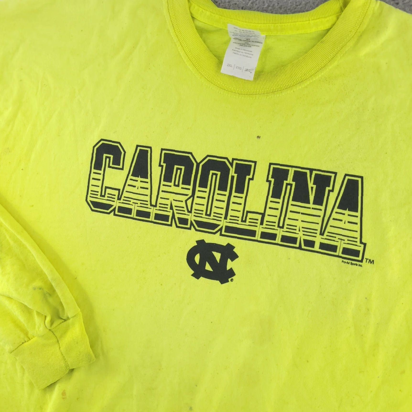 Gildan Gildan Shirt Mens 2XL Green Yellow UNC Tarheels Hunting Distressed Long Sleeve Crew Neck T-Shirt Mens Size US XXL / EU 58 / 5 - 2 Thumbnail