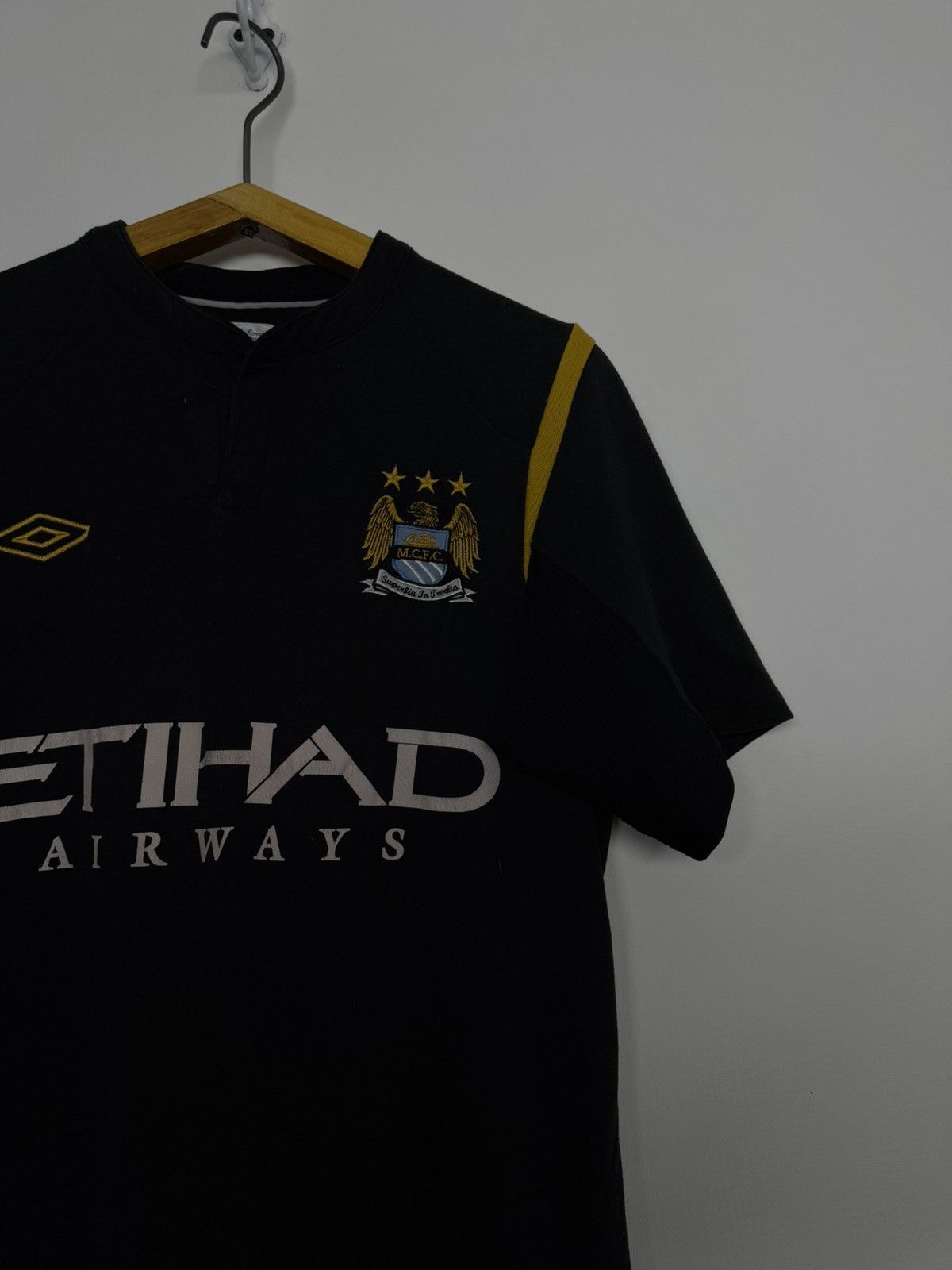 Umbro Vintage Umbro Manchester City 2009 Away Shirt Soccer Jersey Size US S / EU 44-46 / 1 - 5 Thumbnail
