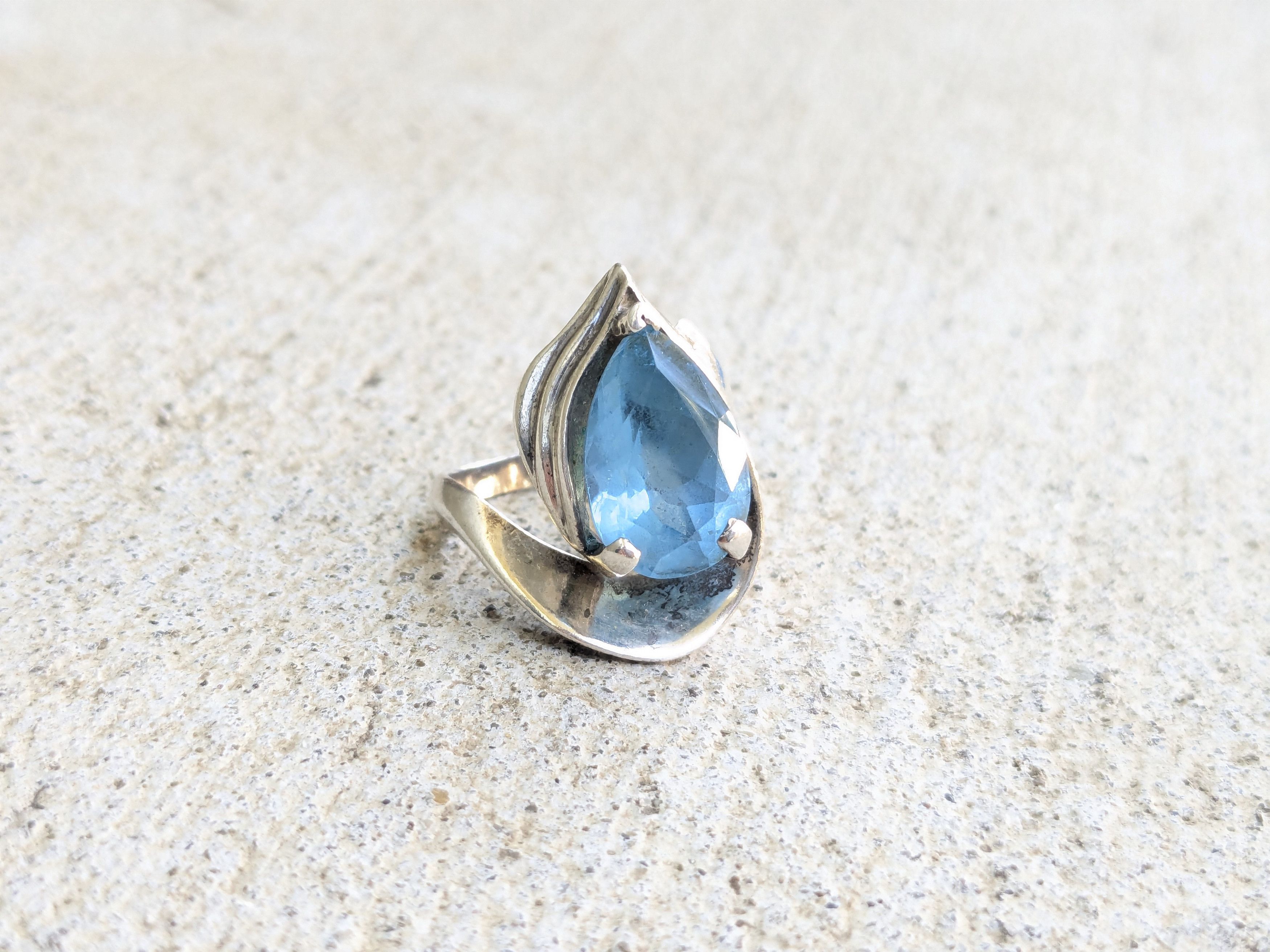 Jewelry Vintage Sterling Silver Ring Blue Topaz 5.25 Pear Teardrop Size ONE SIZE - 1 Thumbnail